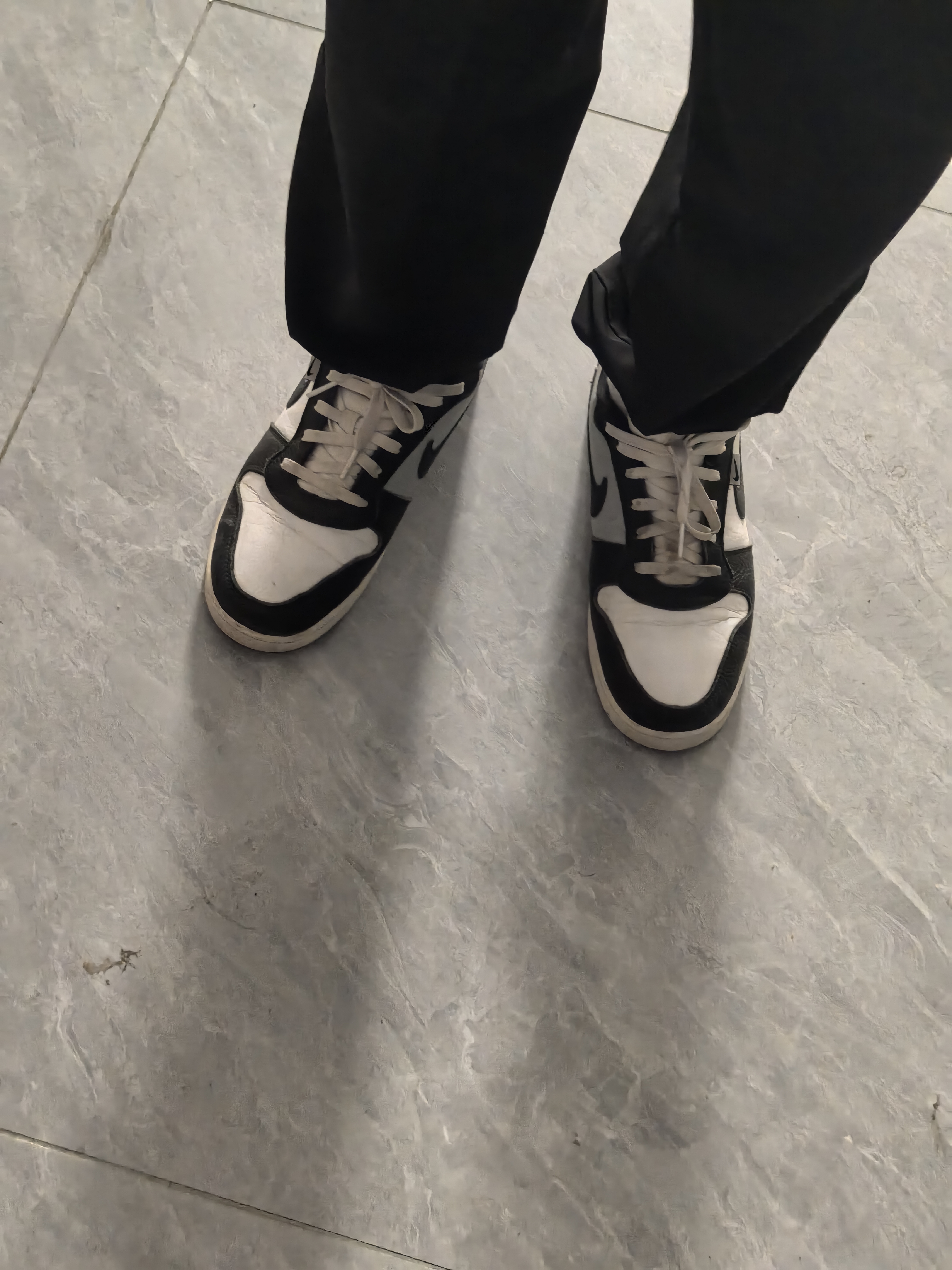 耐克NIKE运动休闲鞋男子板鞋减震EBERNON运动鞋AQ1774-102白黑42 实拍图