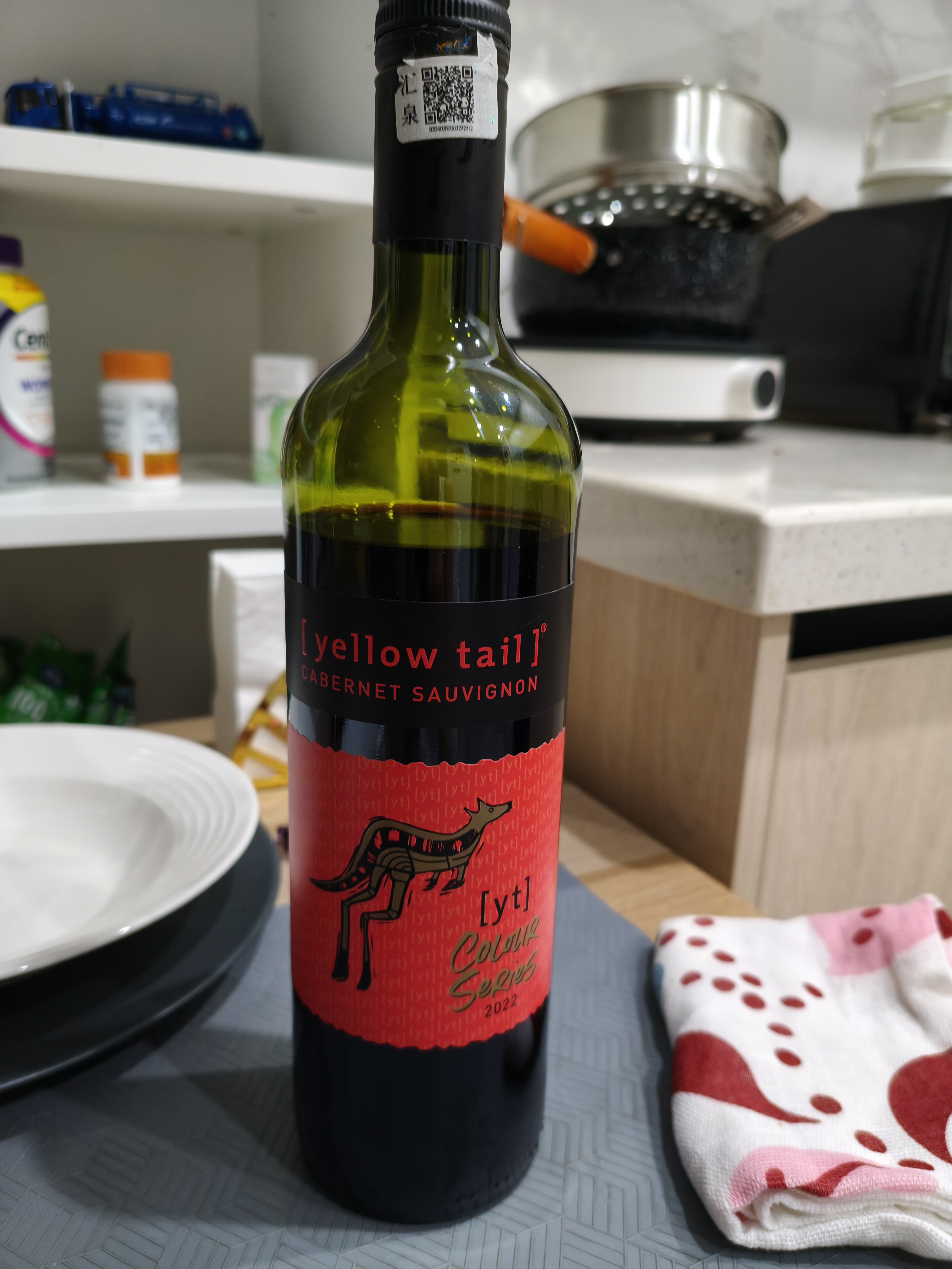 黄尾袋鼠（Yellow Tail）缤纷系列 加本力 半干型 赤霞珠红葡萄酒 750ml 原瓶进口 实拍图