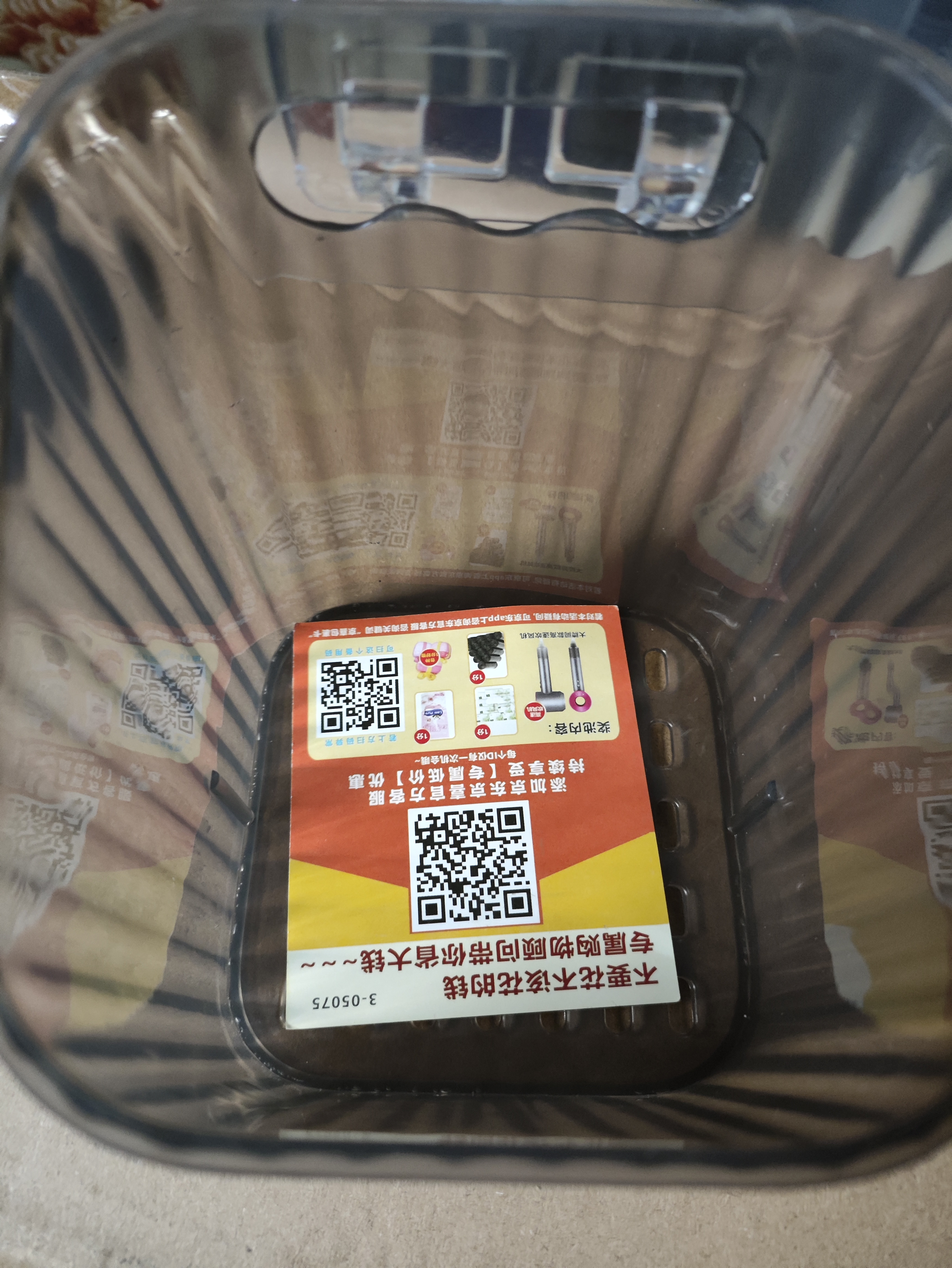 【热销百万】厨房壁挂式姜蒜收纳盒可沥水生姜蒜头置物架挂篮浴室 浅黑色【大号】+【贴片】一个装 实拍图