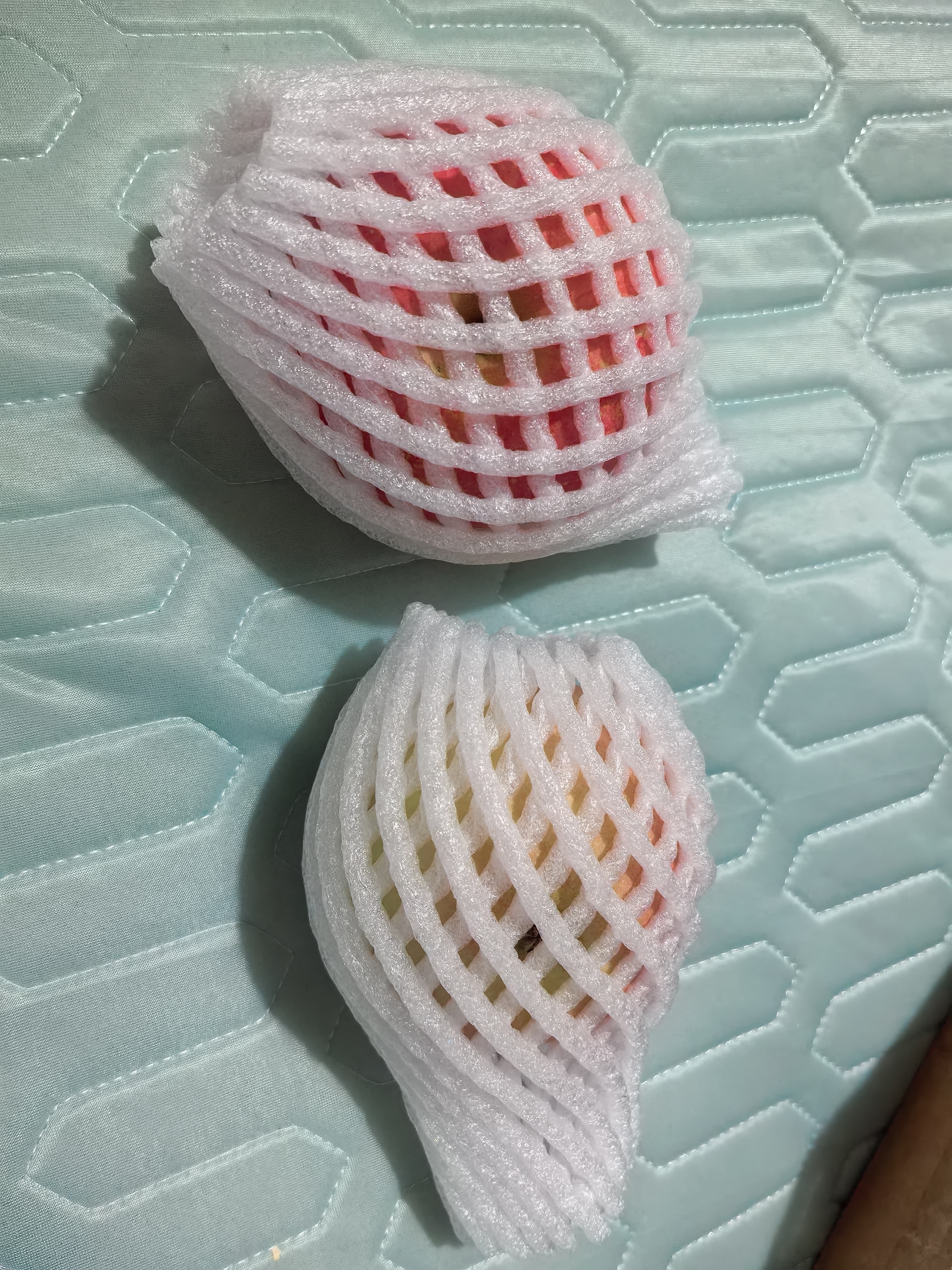 正宗红富士丑苹果脆爽多汁应季红富士苹果新鲜苹果多仓混发 整箱1斤净重0.7斤中果2粒【果径70-75】 实拍图