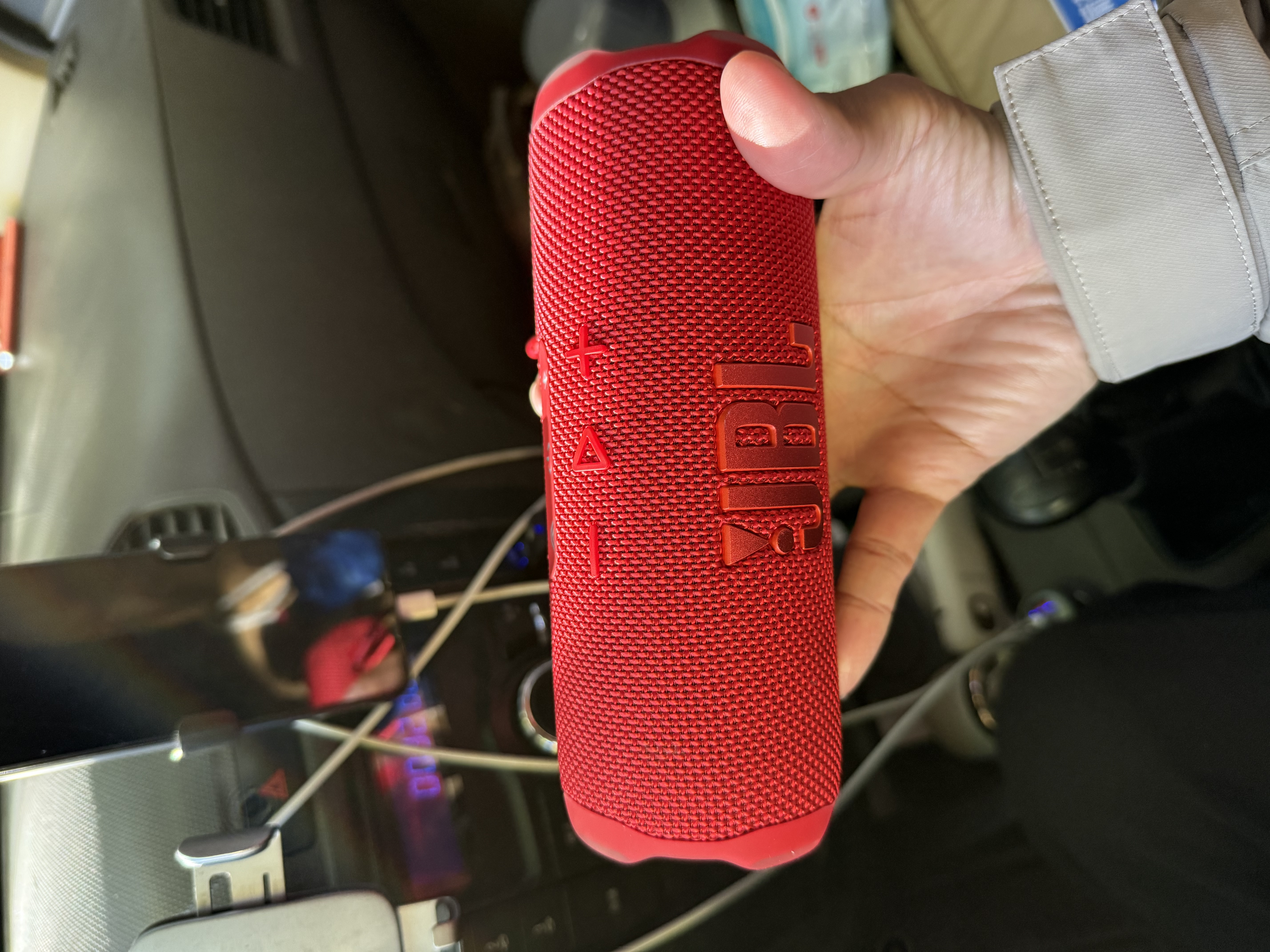 JBL FLIP7 音乐万花筒七代 蓝牙音箱 户外便携音响 赛道扬声器 AI音效增强 旅游搭子 礼物音箱 庆典红 实拍图