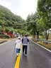 京东京造 儿童户外登山杖 铝合金伸缩安全轻量亲子爬山徒步防滑手杖 红色 实拍图