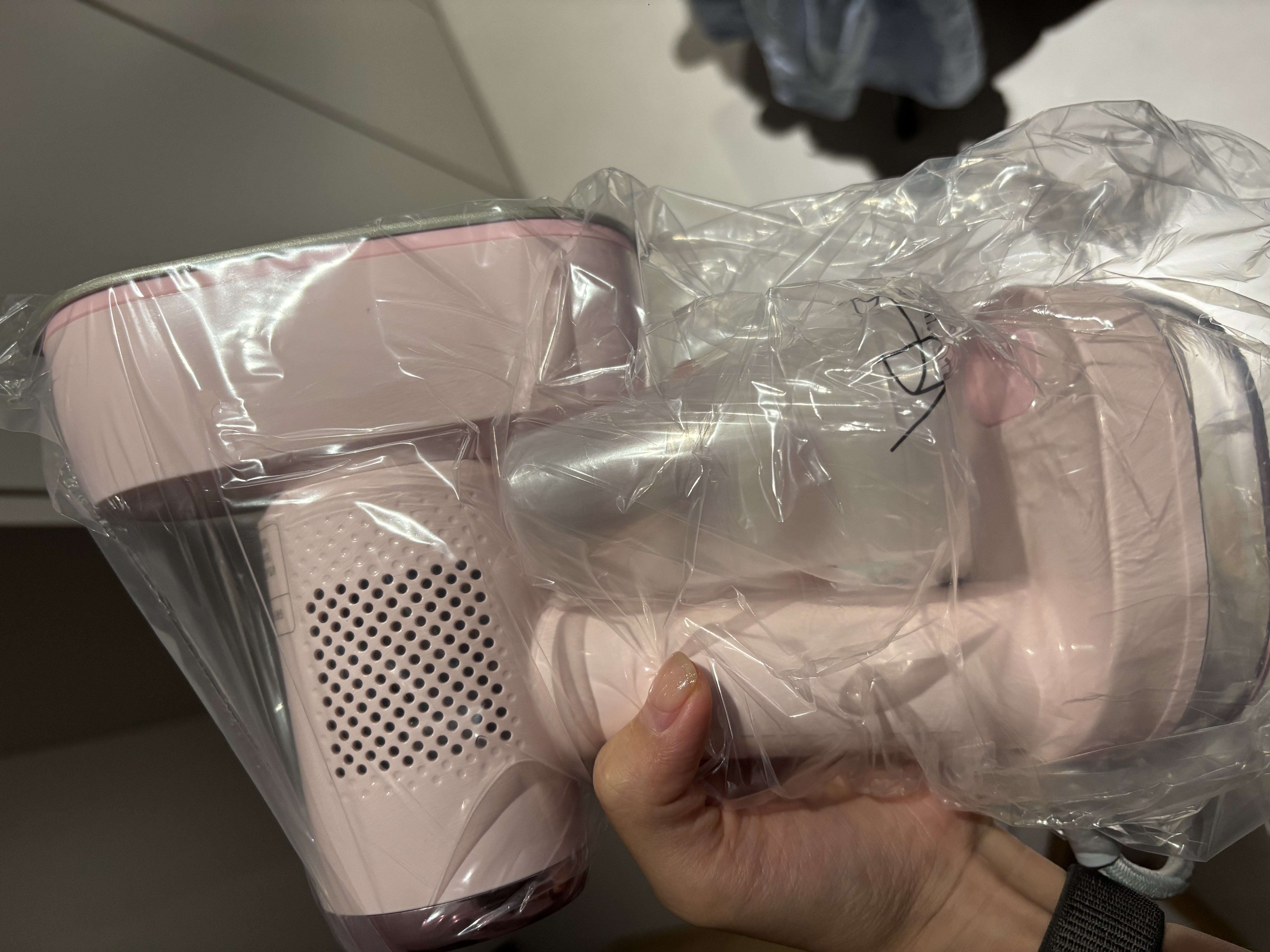 苏泊尔（SUPOR）【新一代吸烫机】吸附式手持挂烫机家用小型大蒸汽150ml熨烫机大功率除菌电熨斗SJ-HS16 实拍图