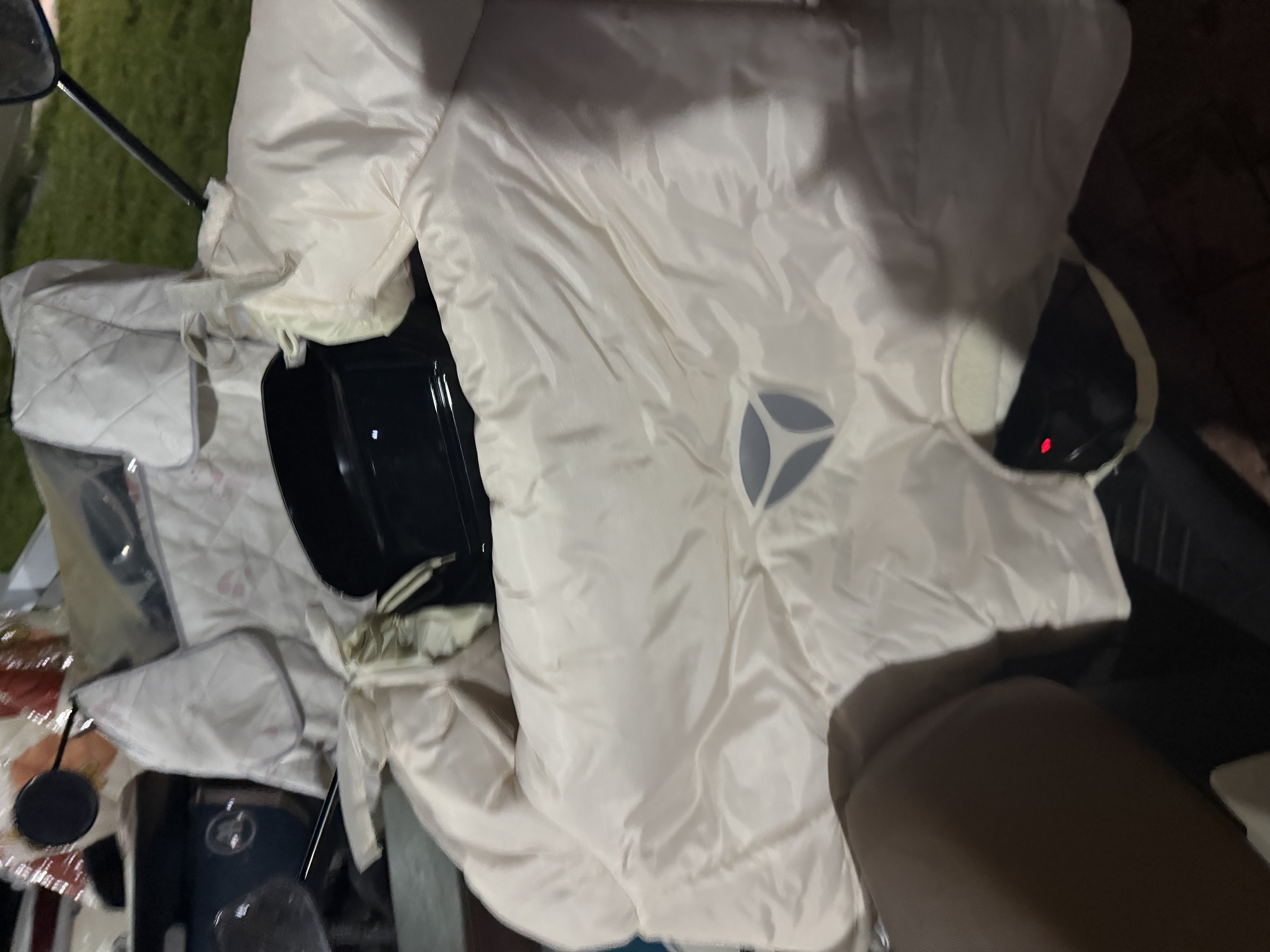 雅迪电动车挡风被冬季电瓶车挡风被冬季加厚电瓶车挡风保暖挡风被冬季防水防风加厚标准款-燕麦米 实拍图
