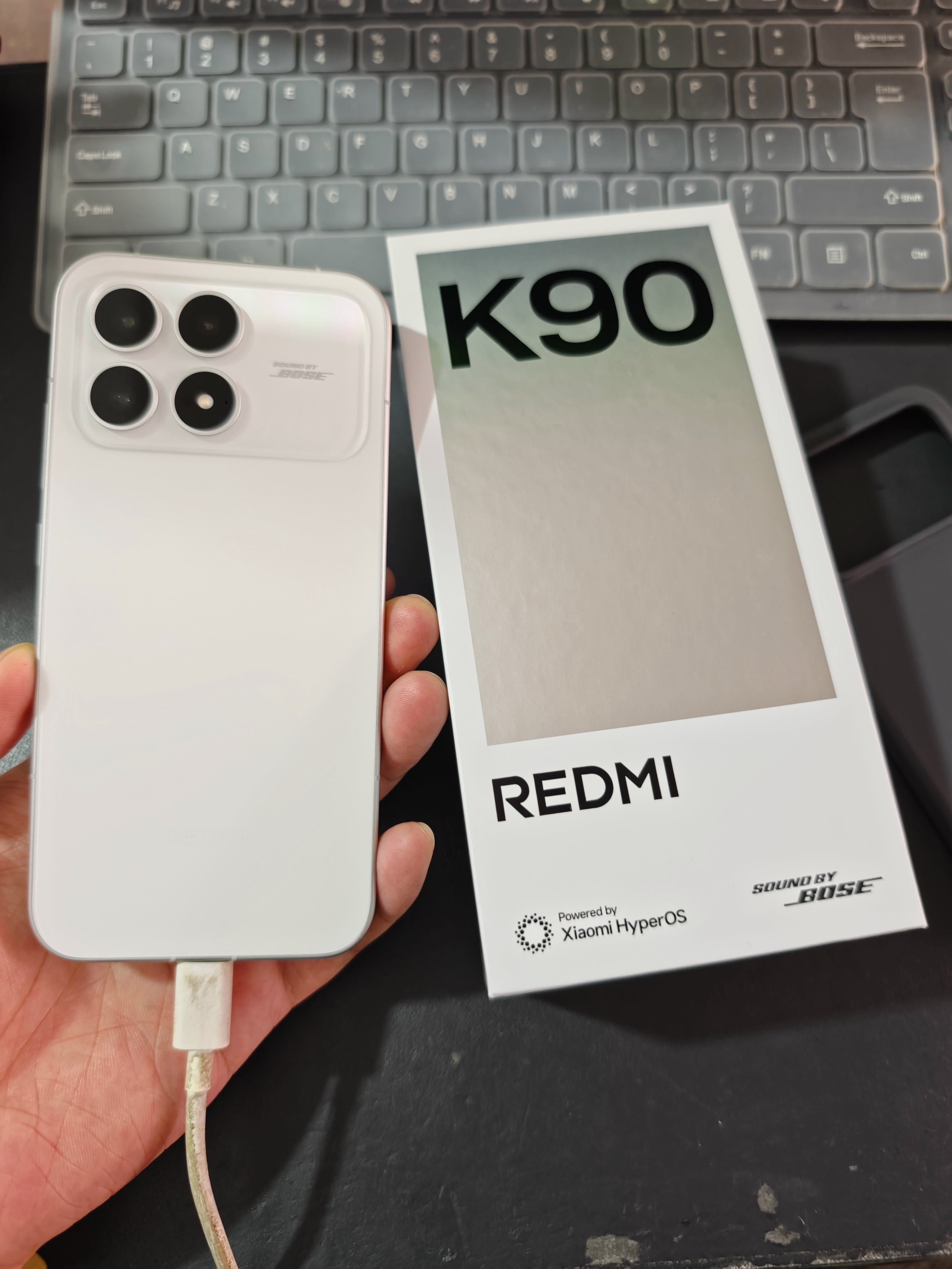 小米REDMI K90 骁龙®8至尊版 7100mAh大电池 青山护眼 白色 16GB+256GB 红米5G手机国家补贴 实拍图