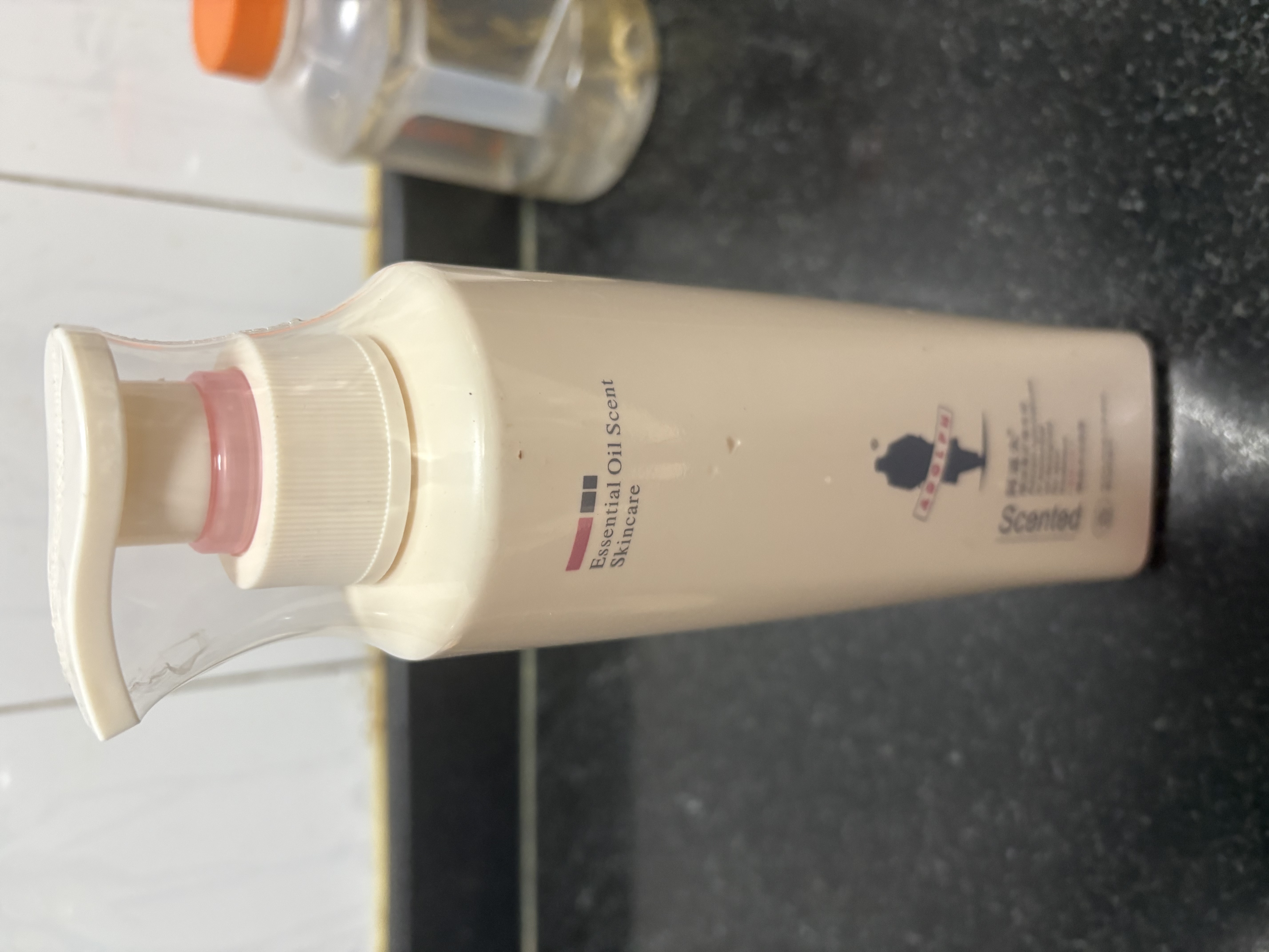阿道夫精油沐浴露520ml 香氛沐浴液 嫩滑滋润沐浴乳沐浴香露经典留香 实拍图