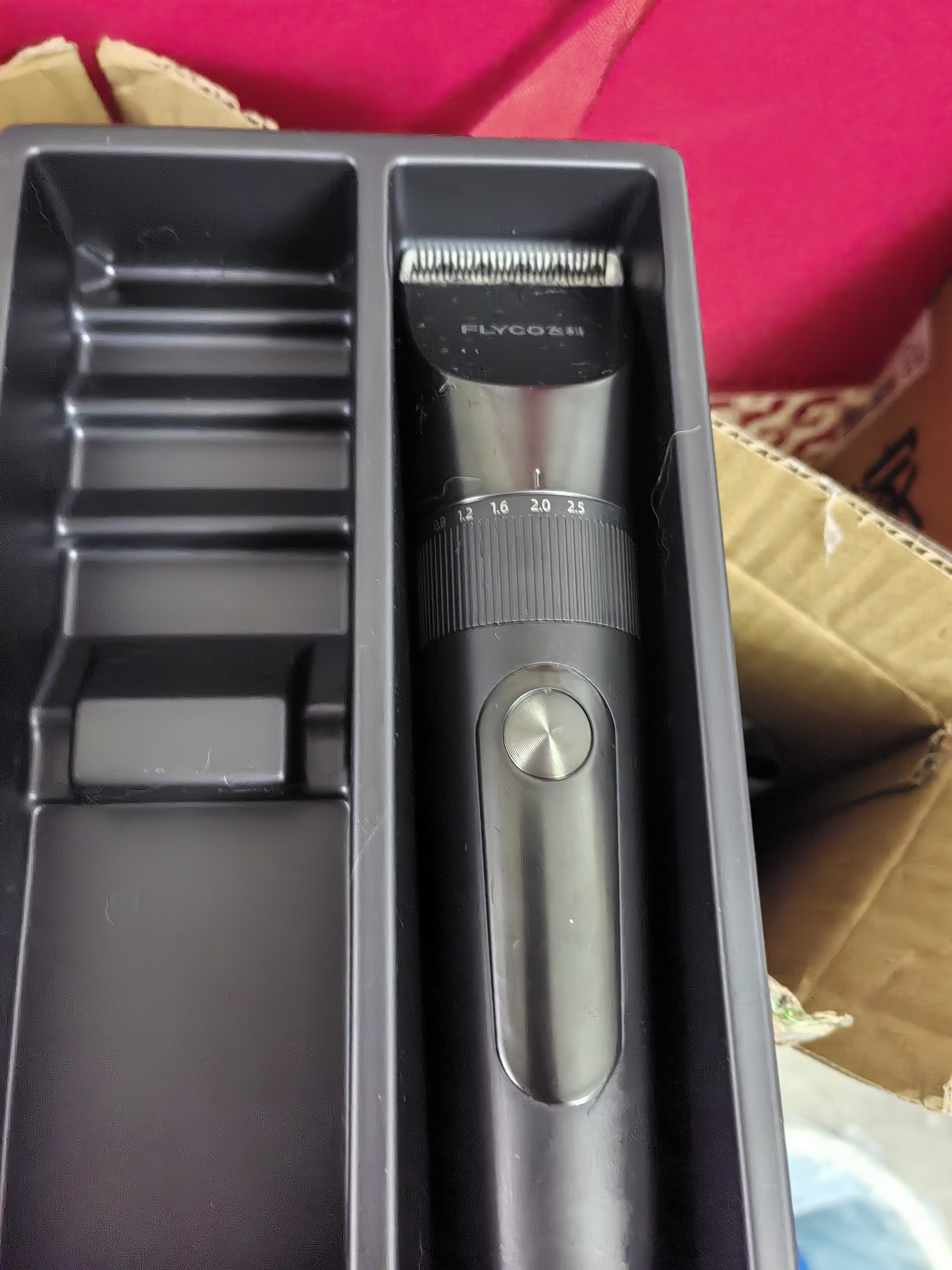 飞科电动理发器FC5908 专业智能电推剪成人儿童家用理发电推子理发剪刀配理发工具+双钢剪男士节日礼物 实拍图