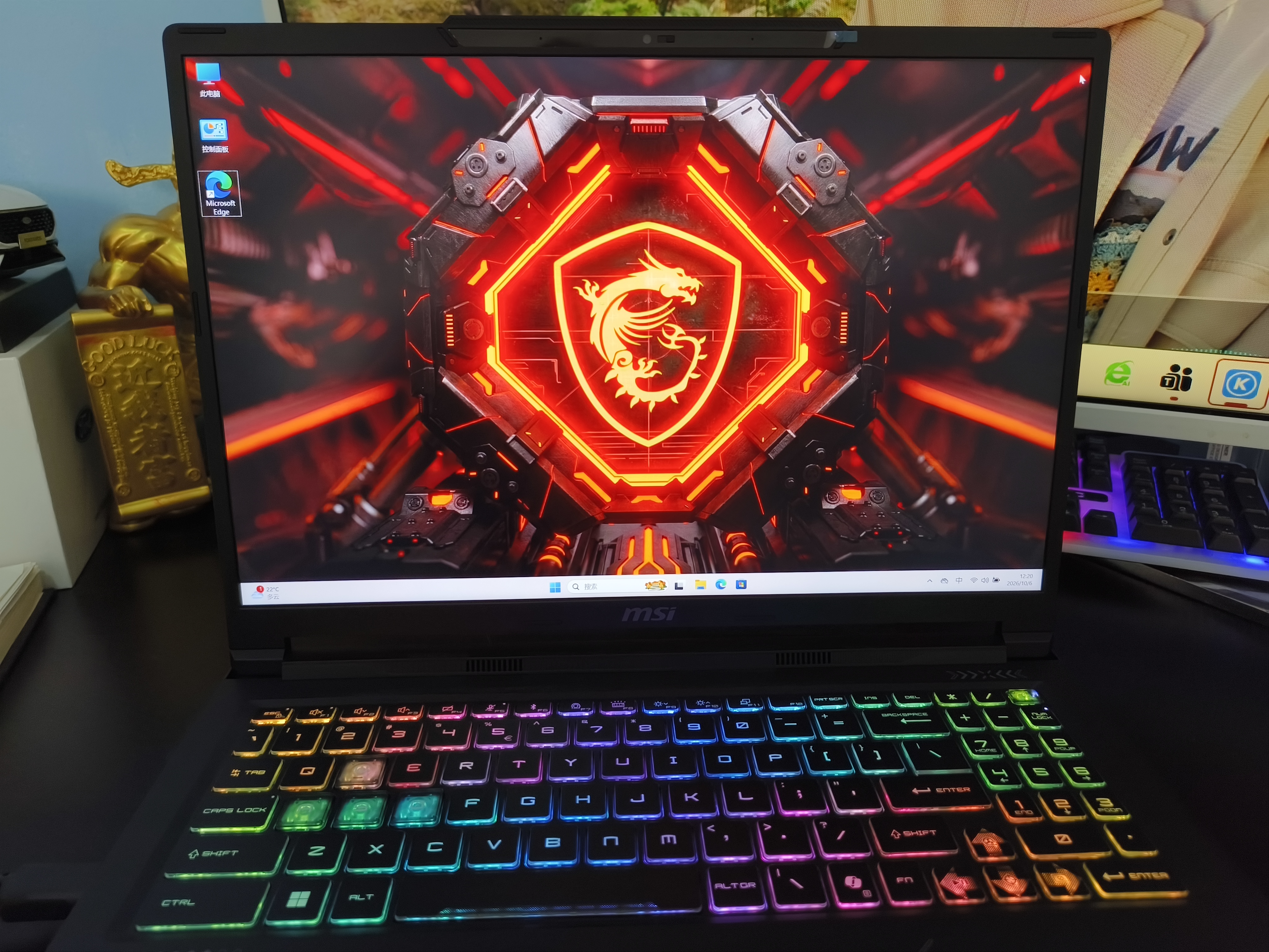 微星（MSI）神影16Max 2026 16英寸游戏笔记本电脑(酷睿Ultra9-290HX Plus RTX5060 16G 1TB 2.5K/240Hz屏) 实拍图