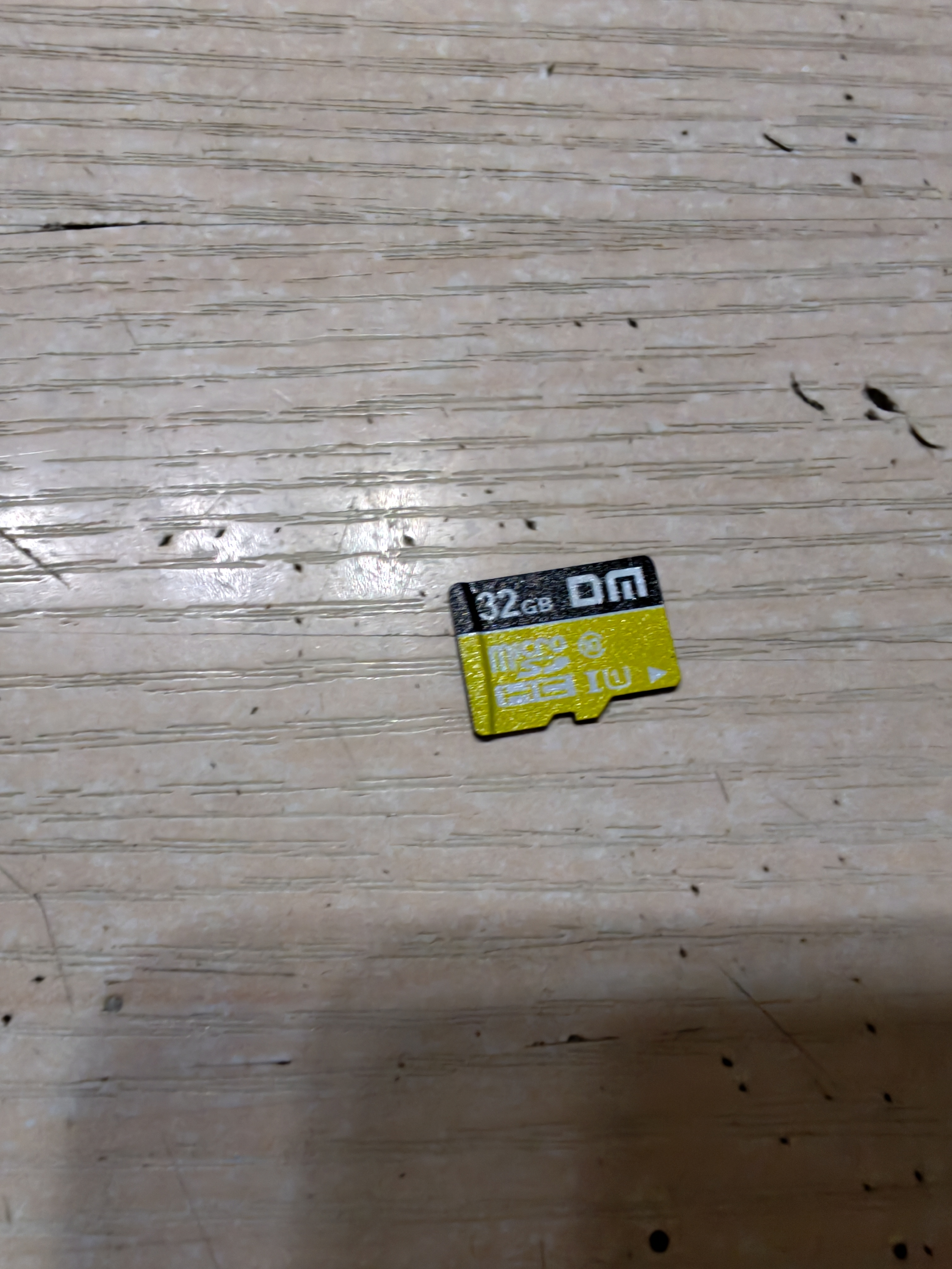 DM大迈 32GB TF（MicroSD）存储卡 黄卡 C10 手机行车记录仪监控摄像头专用高速内存卡 实拍图