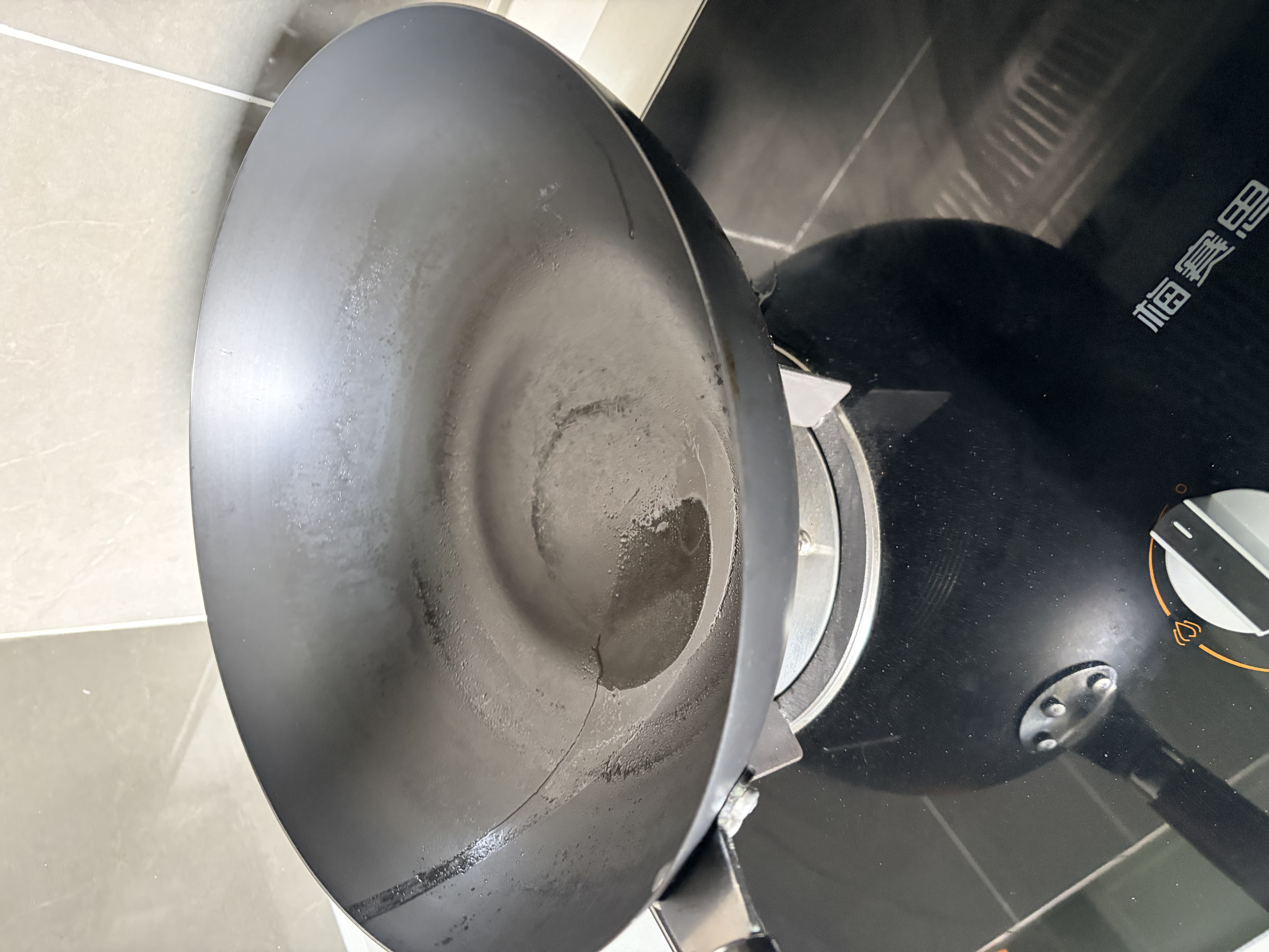 京严传家老炒锅铁锅无涂层炒菜不粘锅家用精铁锅具燃气电磁炉用已开锅 【灶具通用】适合3-5人  赠盖铲  直径 32cm 百年工艺｜传统铁锅｜健康不沾 实拍图