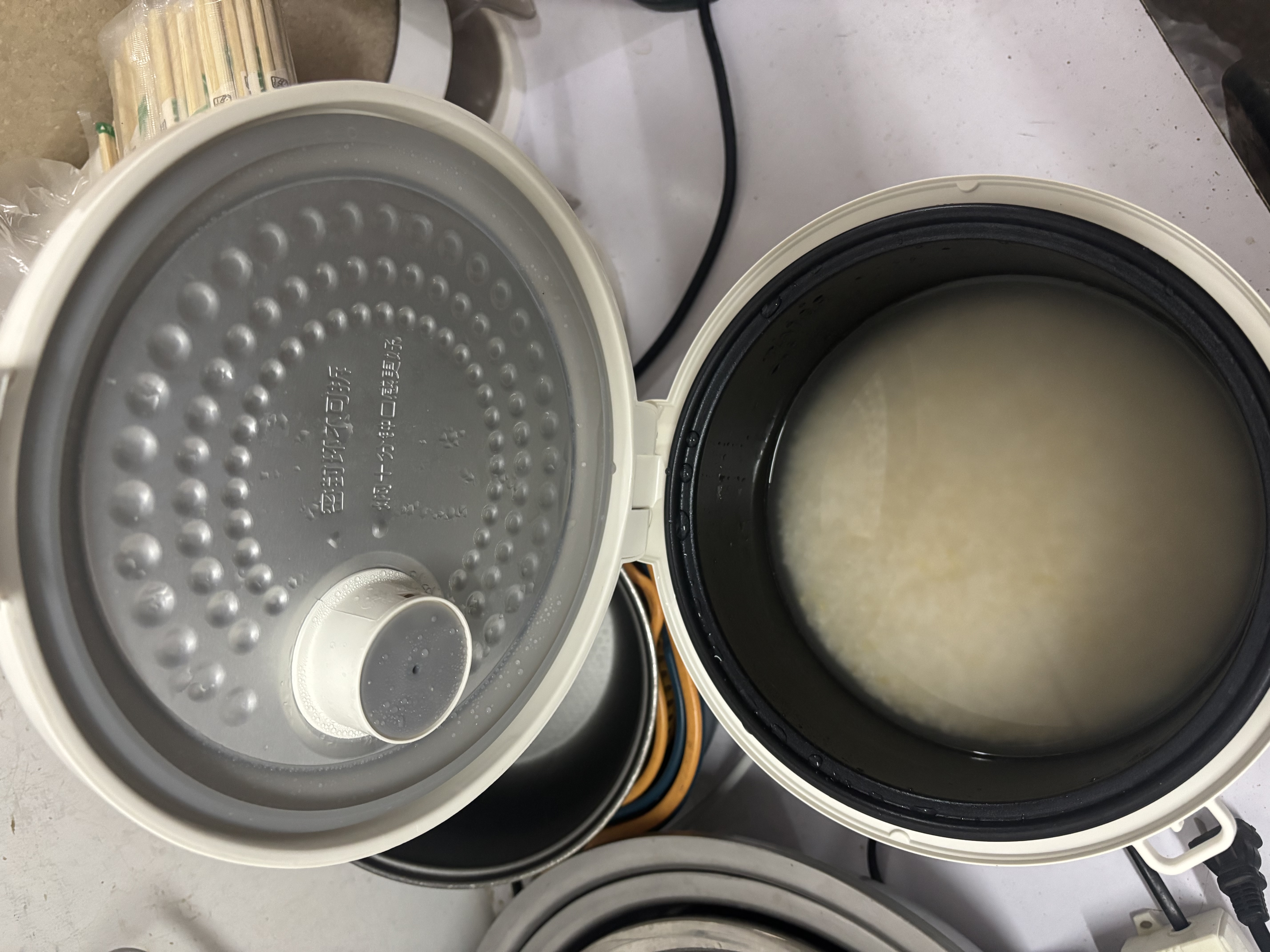 美的（Midea）微压老式电饭煲家用大容量不粘锅电饭锅2-3-4-5-8人商用蒸煮一体多功能柴火饭煮饭锅米饭锅老人用 3升款 3L 2-4人用 实拍图