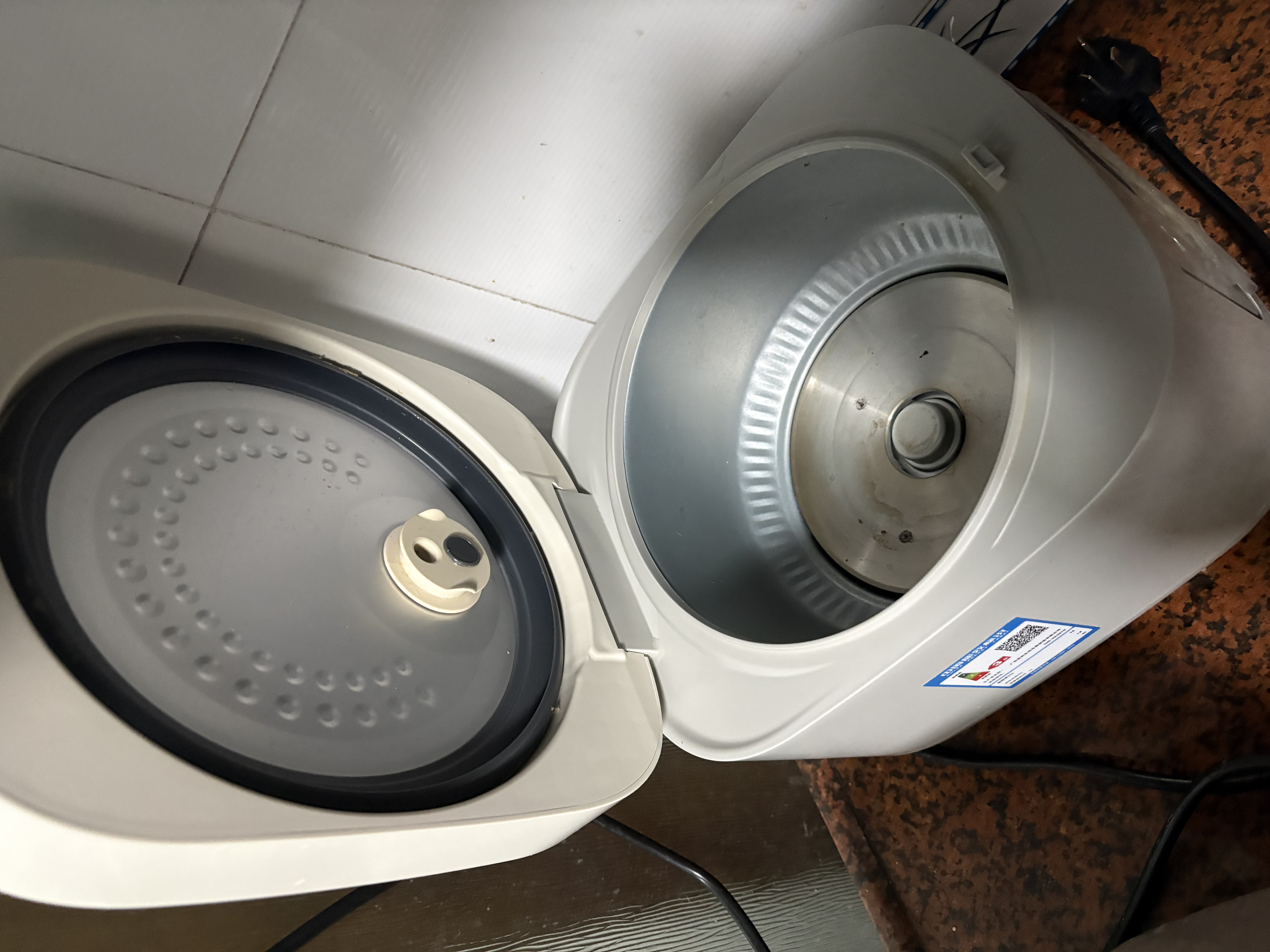 美的（Midea）电饭煲 3L家用电饭锅 316L不锈钢无涂层煮饭锅 2-3人智能预约0涂层煲汤煮粥MB-RE387S 实拍图