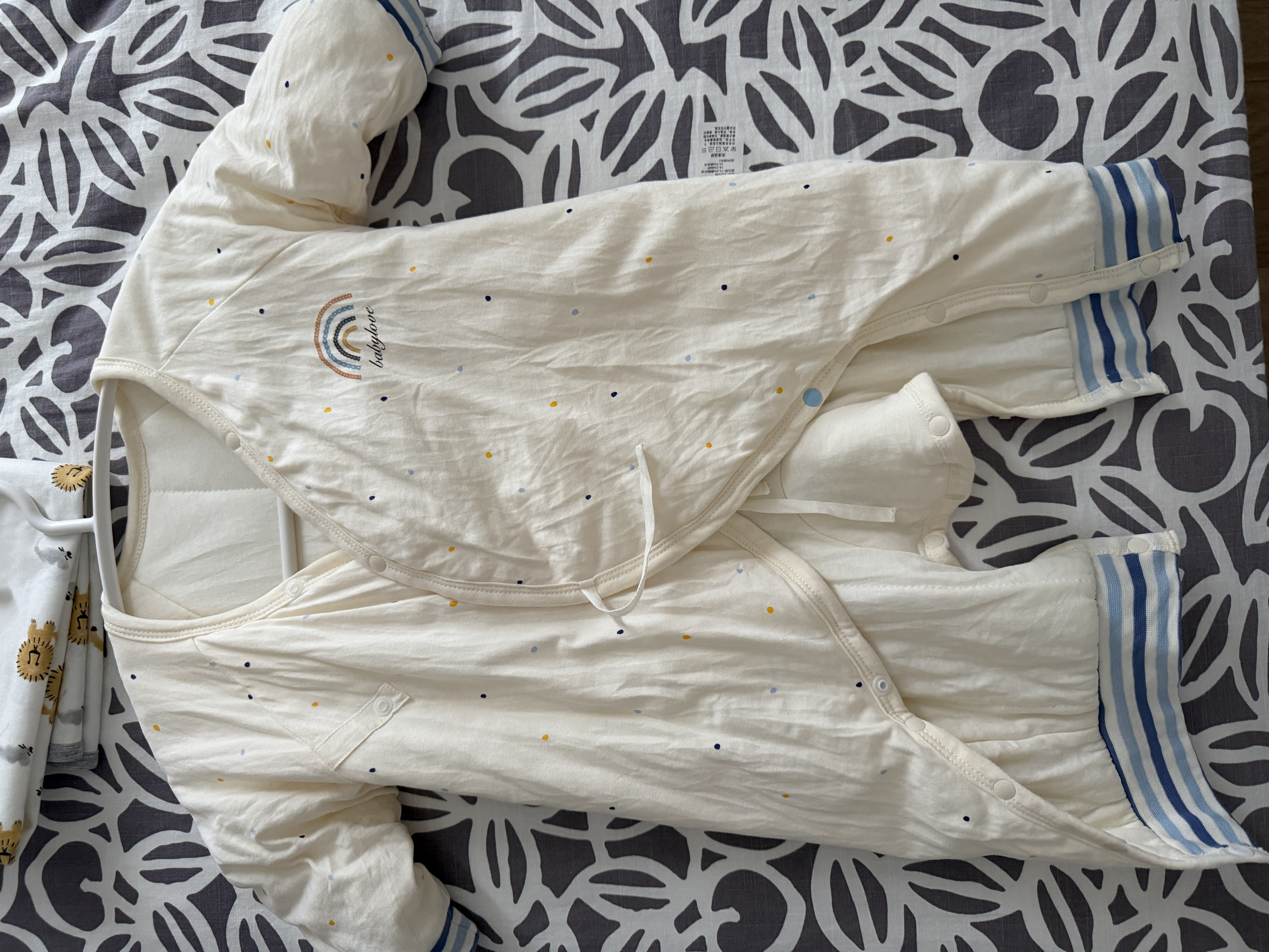 babylove【清仓】新生儿连体衣秋冬季衣服恒温薄夹棉保暖哈衣棉服 极光蓝 66cm 实拍图