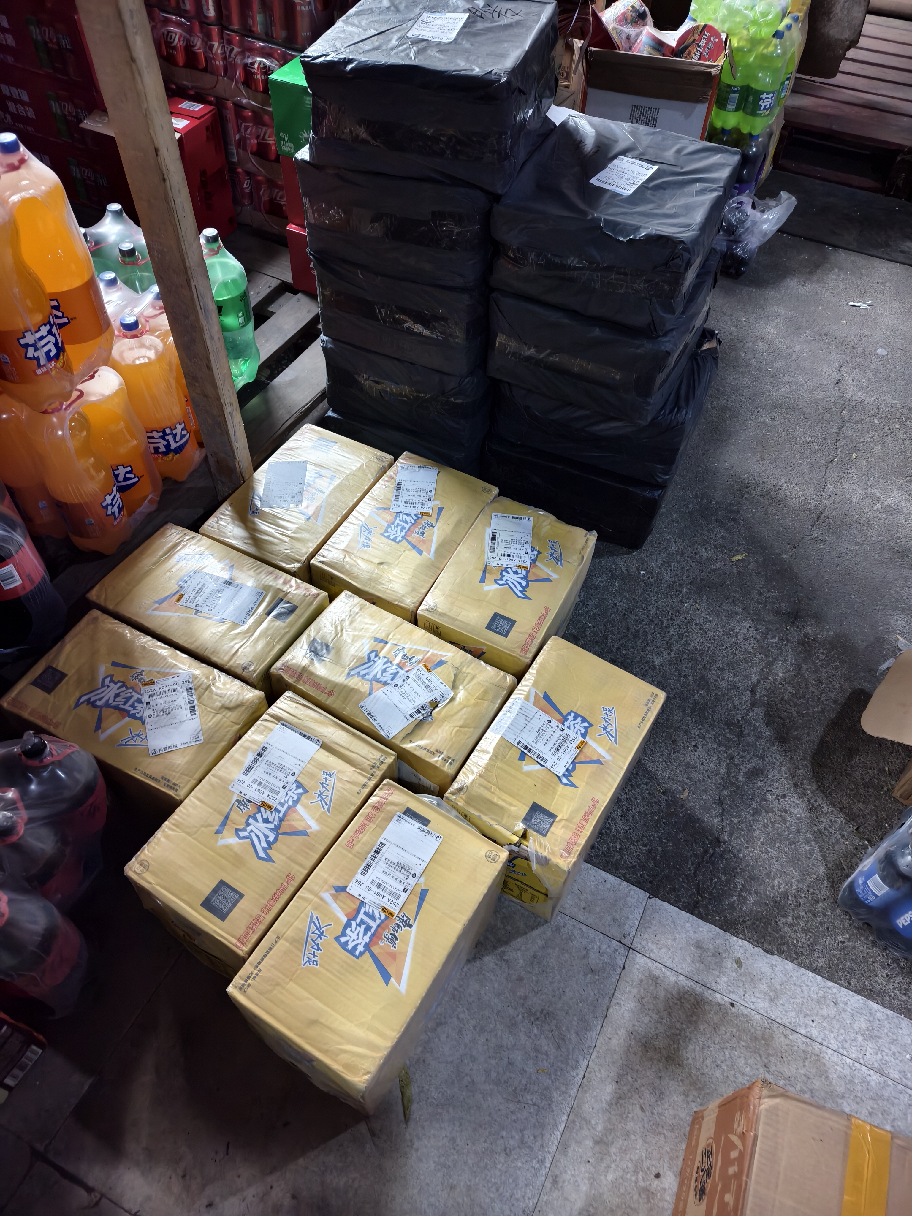 康师傅 方便面 经典藤椒牛肉桶面110g*12 泡面整箱速食 方便食品 实拍图