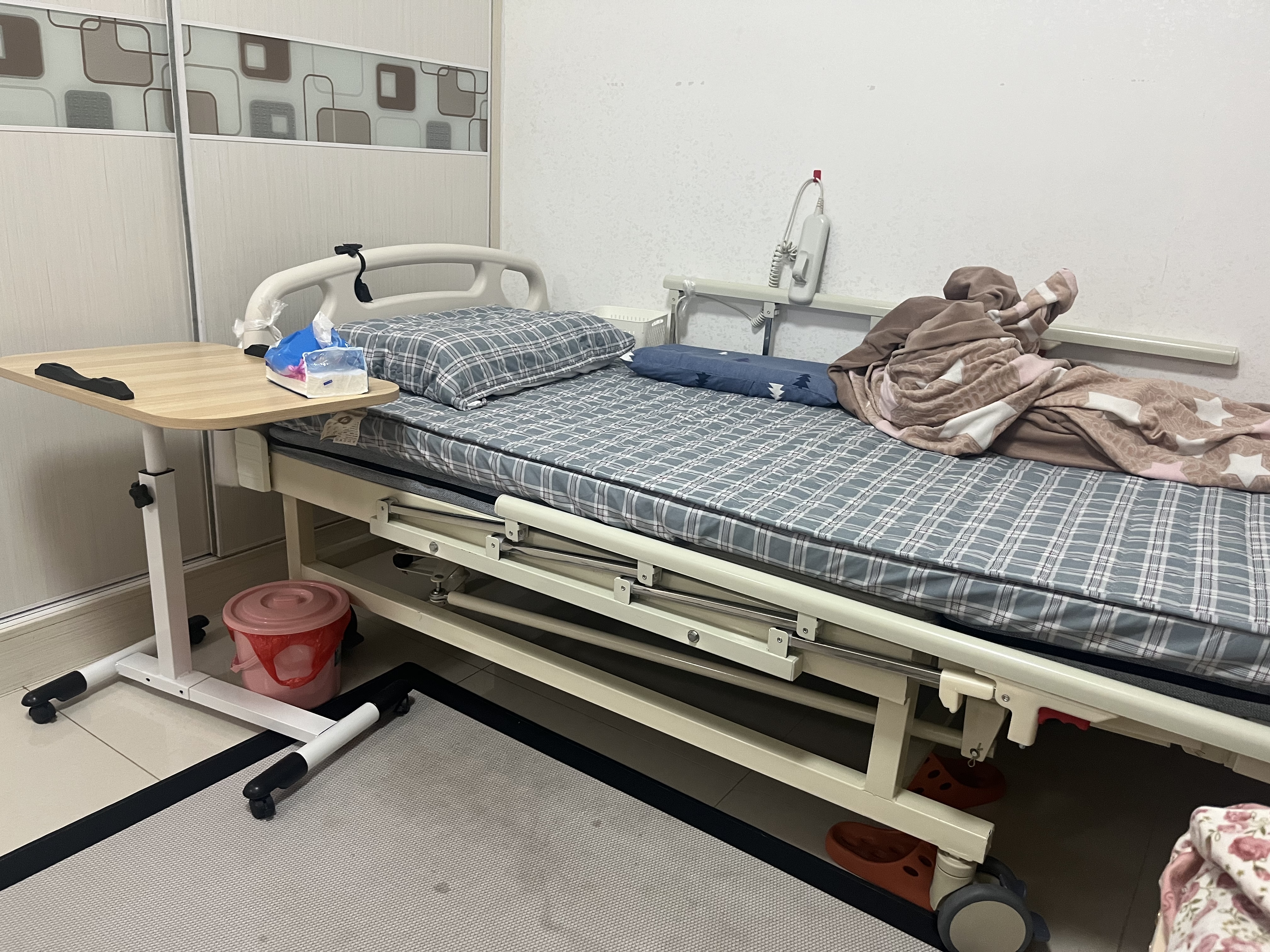 冠奇电动护理床老人家用多功能瘫痪病床全自动智能医用床大小便翻身床 GQ-A221手电两用【整体翻身】【防侧滑防下滑】 实拍图