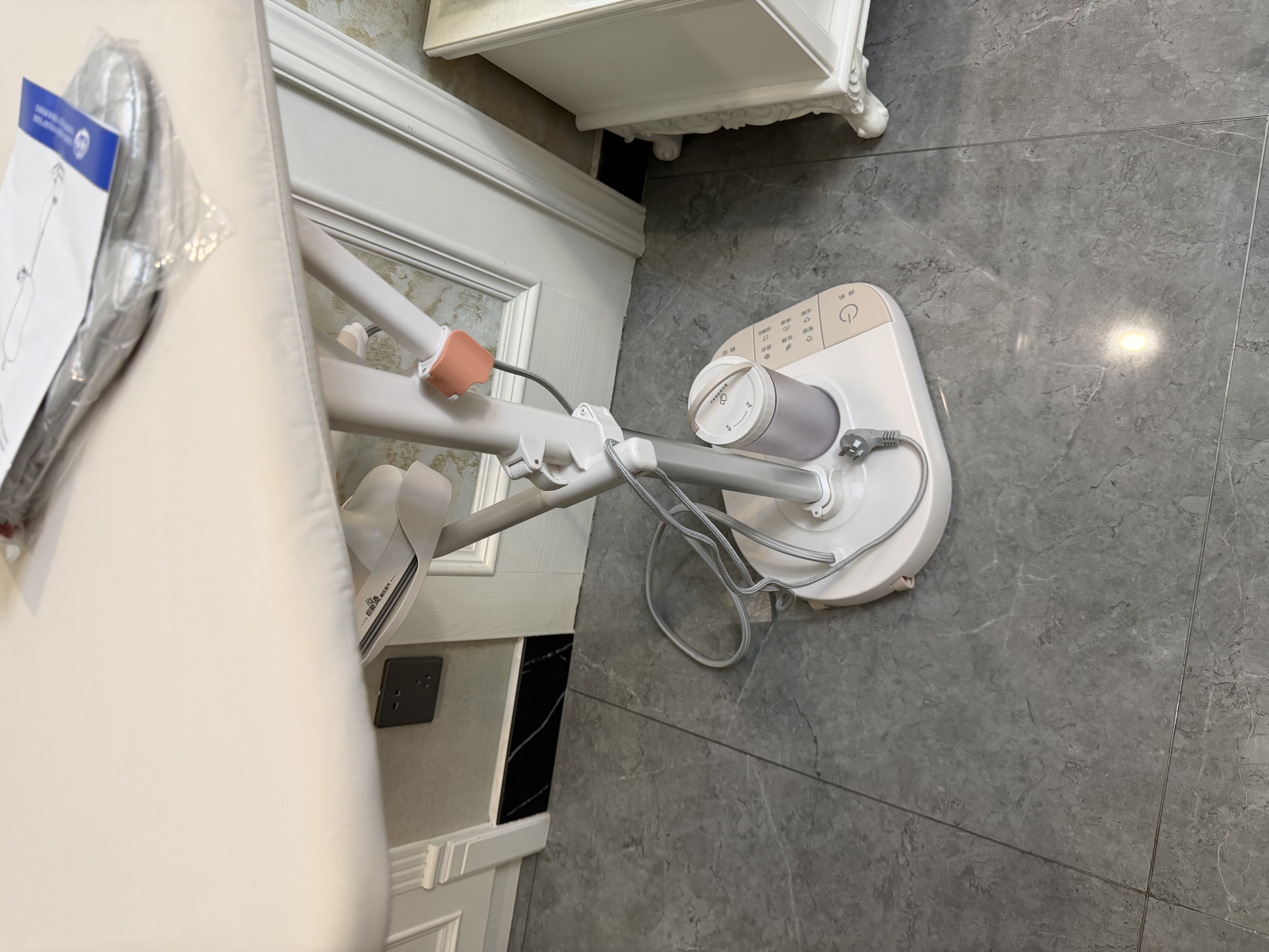美的（Midea）【有钛巨能烫MAX】2026新款立式挂烫机/家用熨烫机96g/min高定护理机服装店专用YGD18YY 实拍图