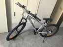 京东京造 XC350山地自行车铝合金禧玛诺21速油压碟刹成年人学生15寸时空银 实拍图
