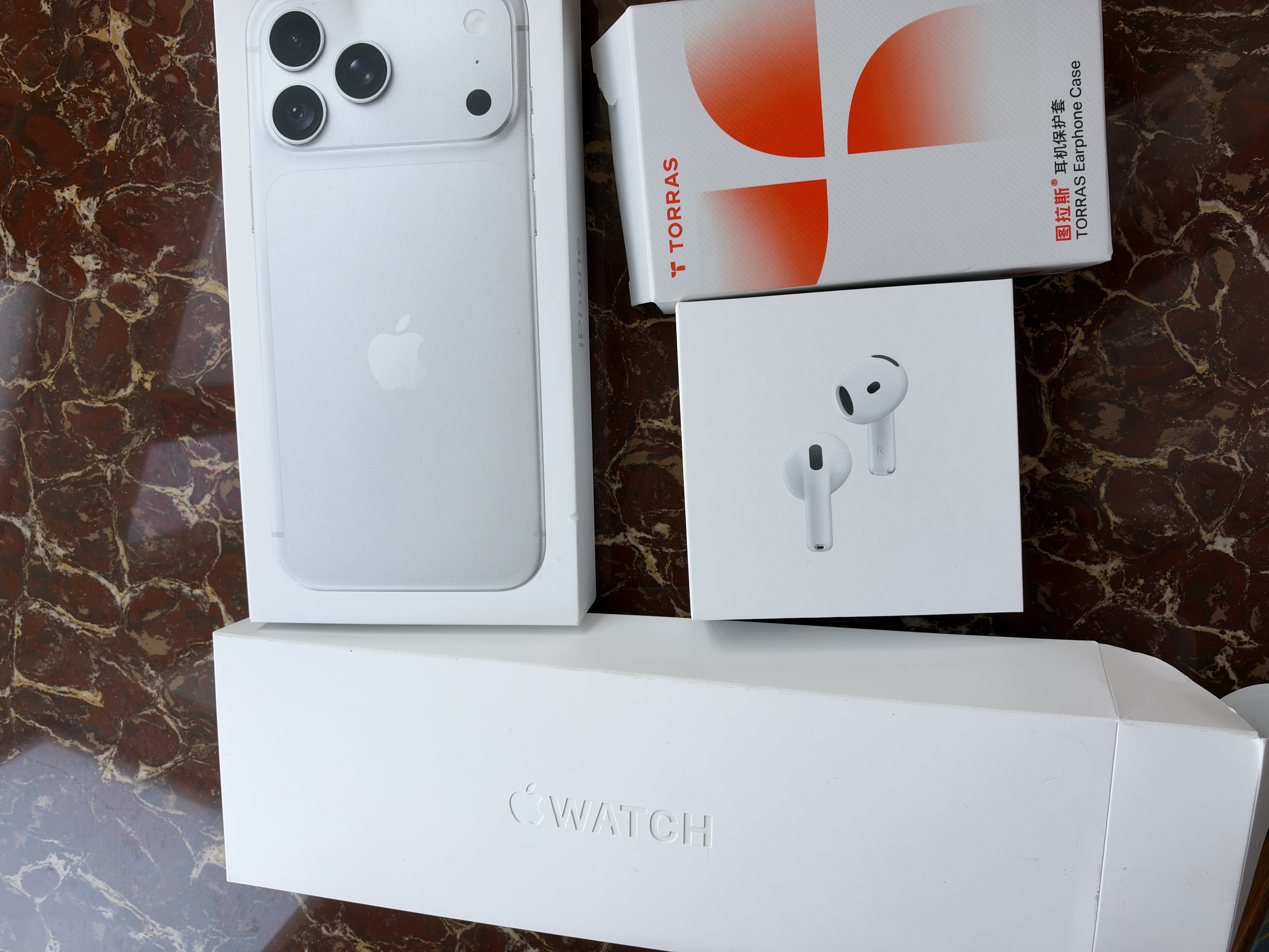Apple/苹果/苹果 Watch S11 智能手表GPS款42毫米深空灰色铝金属表壳黑色运动型表带M/L MEUH4CH/B 实拍图