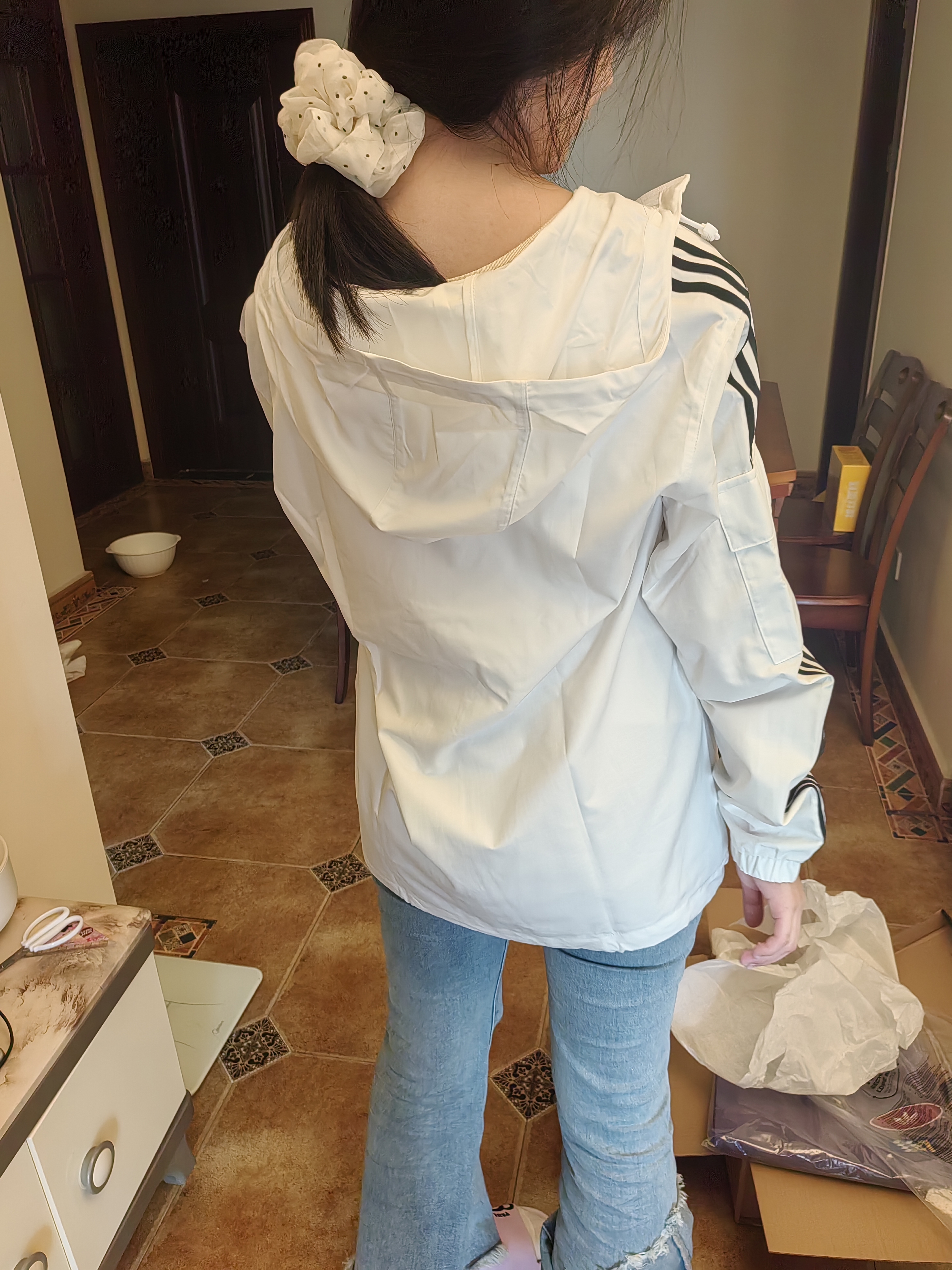 adidas通勤百搭经典休闲运动连帽夹克早秋外套男女阿迪达斯三叶草 亮白   S 实拍图