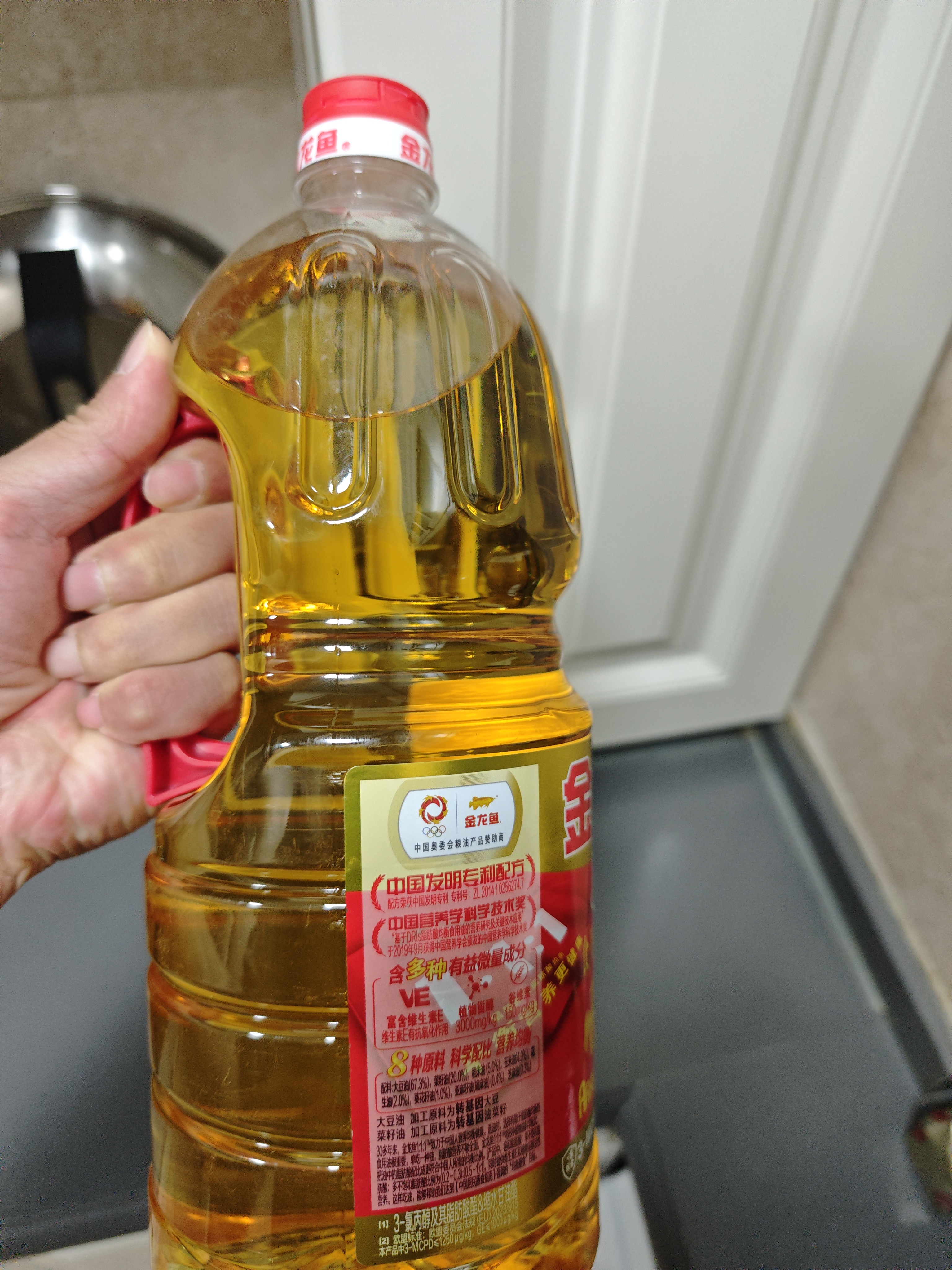 金龙鱼 食用油 黄金比例食用调和油 1.8l(新老包装随机发货) 实拍图