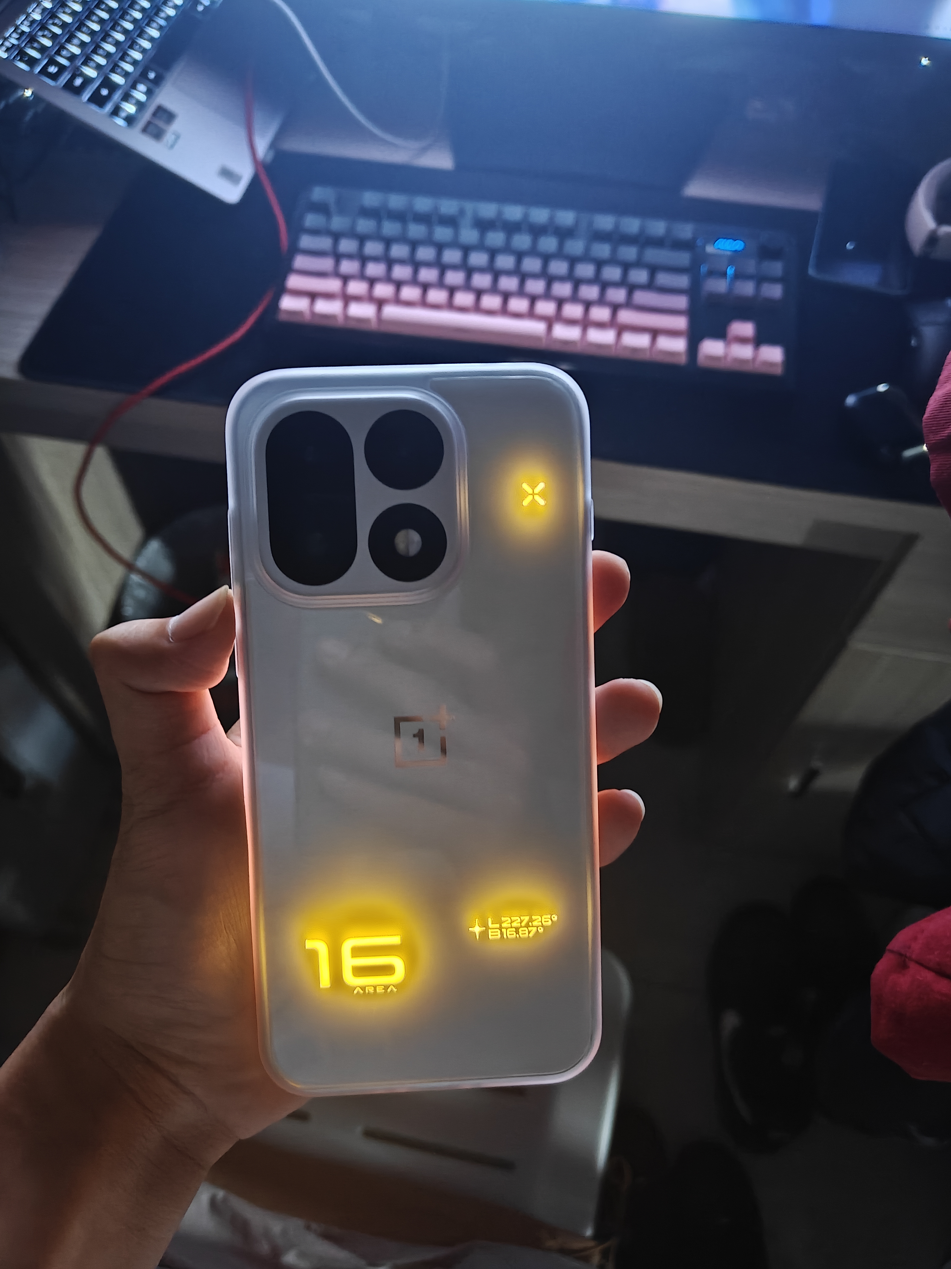 一加 16 12GB+256GB 明日星光 第六代骁龙 8 超级至尊版 185Hz 东方屏 游戏电竞旗舰oppo手机 国家补贴 实拍图