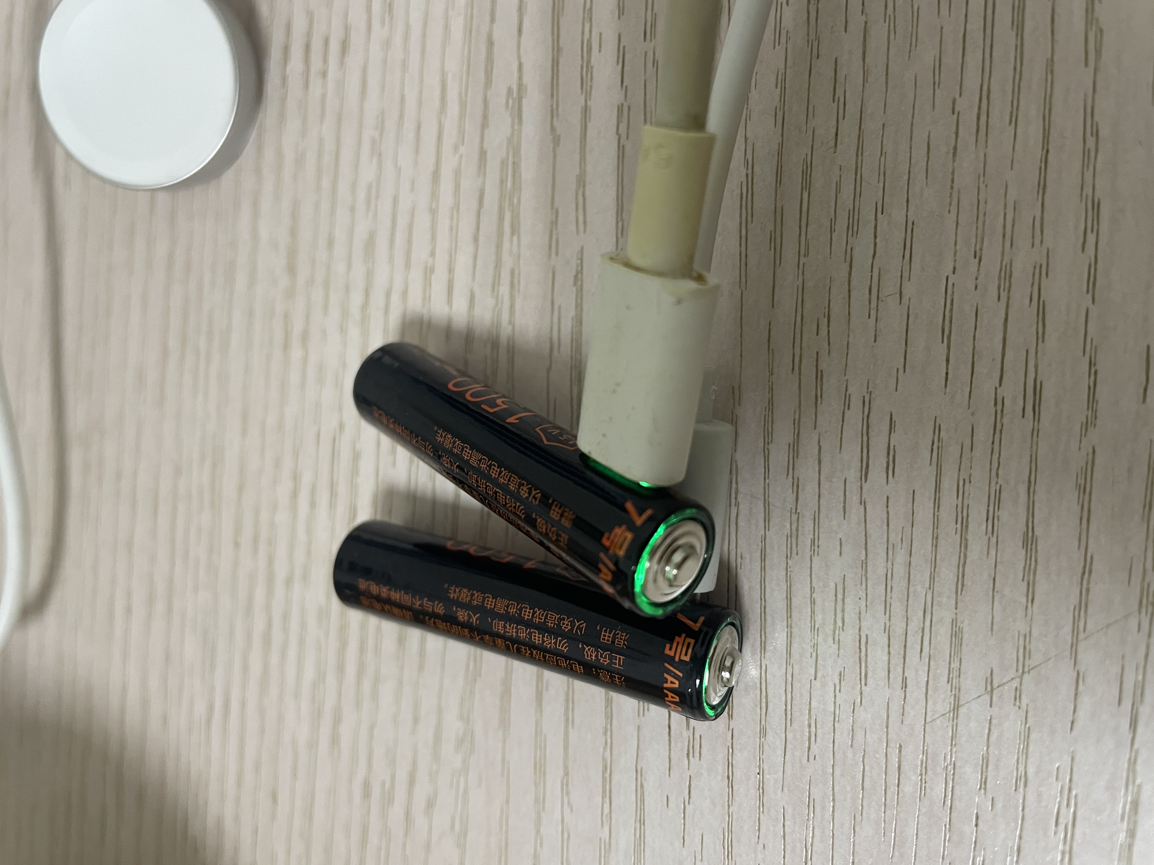 7号AAA大容量恒压1.5v充电电池锂电池Type-c游戏手柄鼠标儿童玩具相机话筒KTV智能门锁空调遥控器 一节7号AAA恒压1.5v锂电池 实拍图