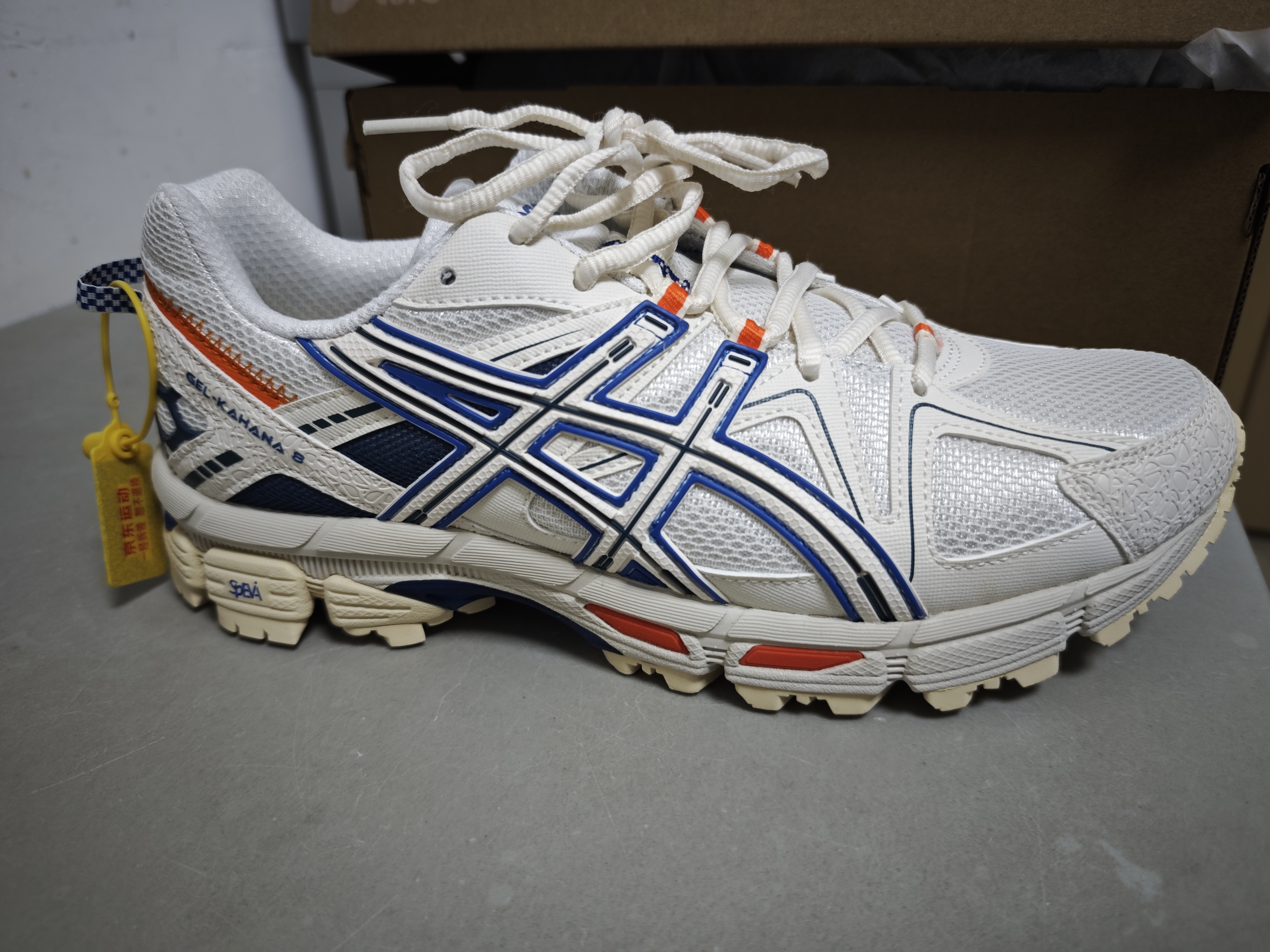 亚瑟士ASICS男女回弹耐磨透气越野跑鞋 GEL-KAHANA 8 米色/蓝色 42 实拍图