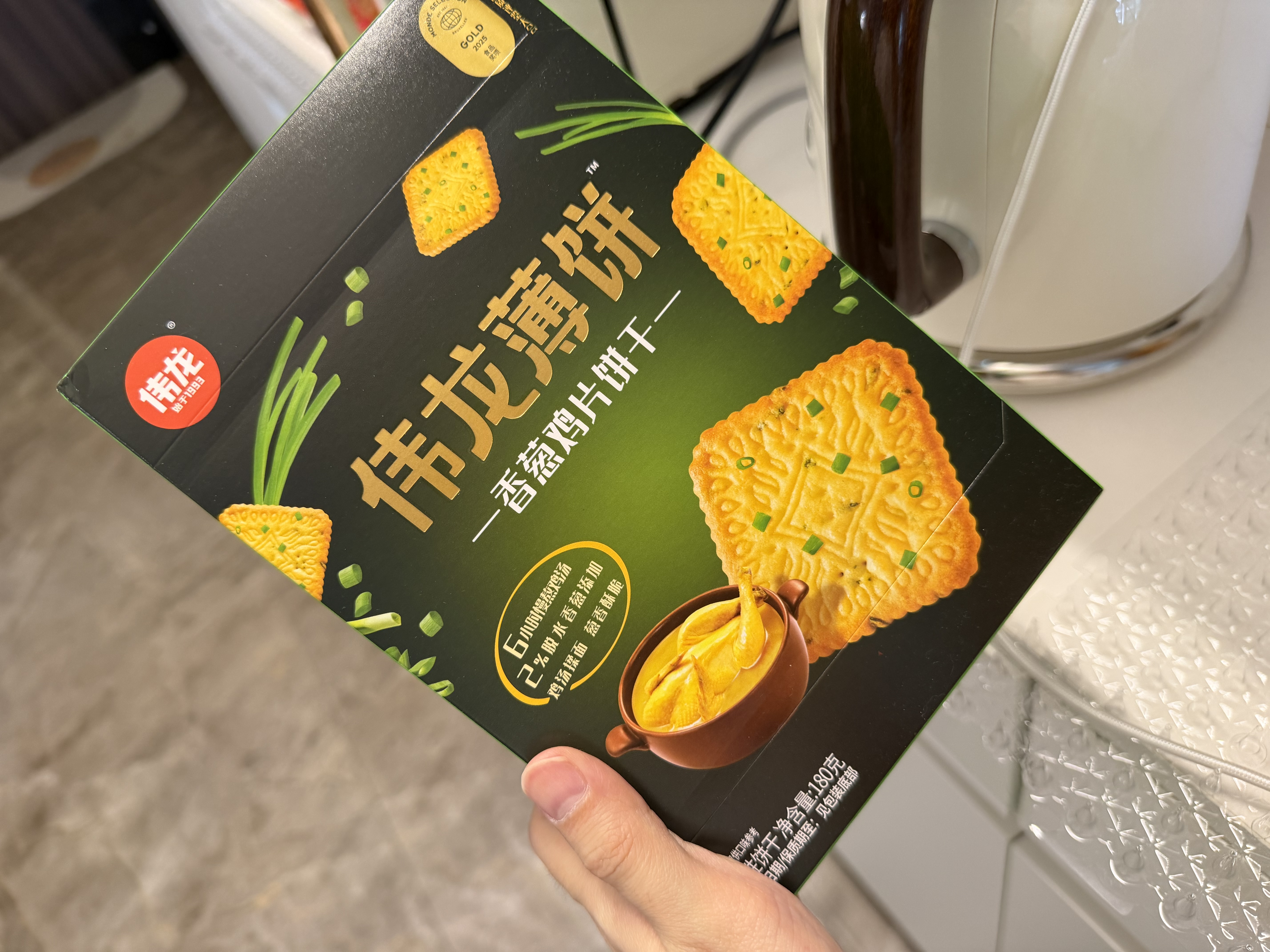 伟龙香葱薄饼干鸡片脆饼180g*3盒葱香咸味小饼干办公室休闲零食代早餐 实拍图