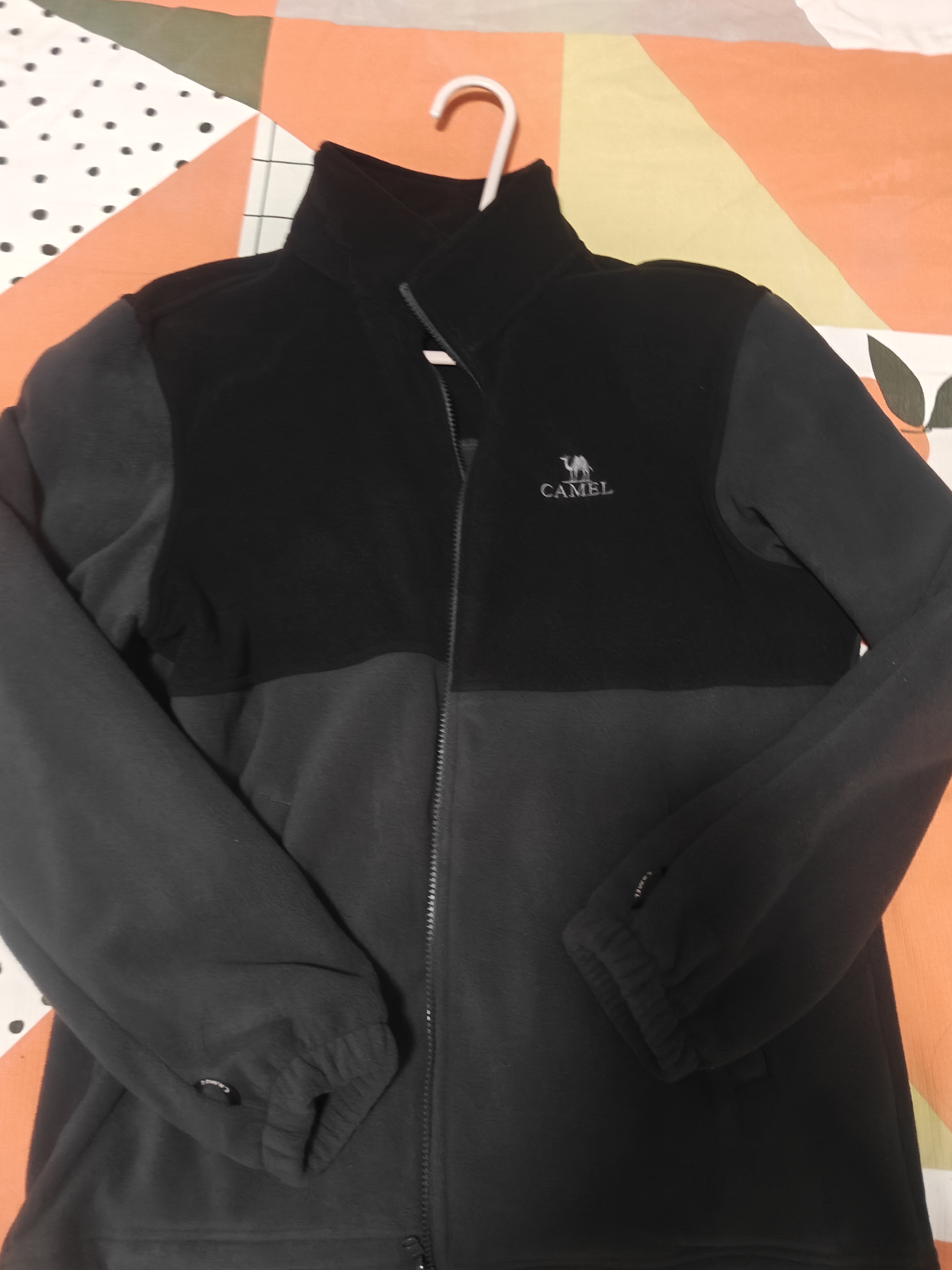 骆驼（CAMEL）三防冲锋衣户外登山服防风防水防污三合一运动外套 AD12263514X，抓绒内胆 幻影黑 男女 XL 实拍图