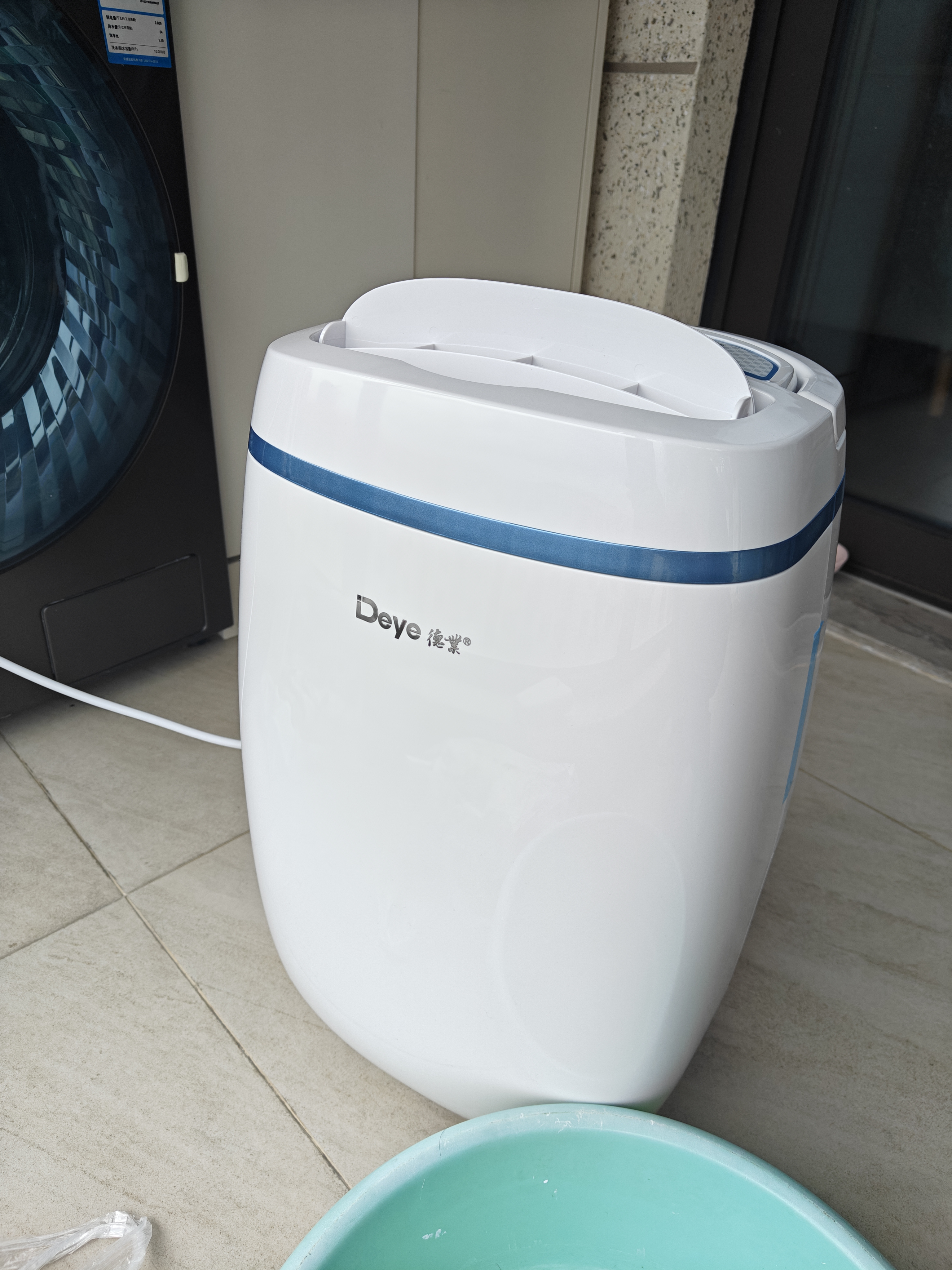 德业（Deye）除湿机/抽湿机 除湿量12升/天 家用轻音吸湿器地下室干燥机干衣机低功耗手机智控DYD-E12A3 实拍图