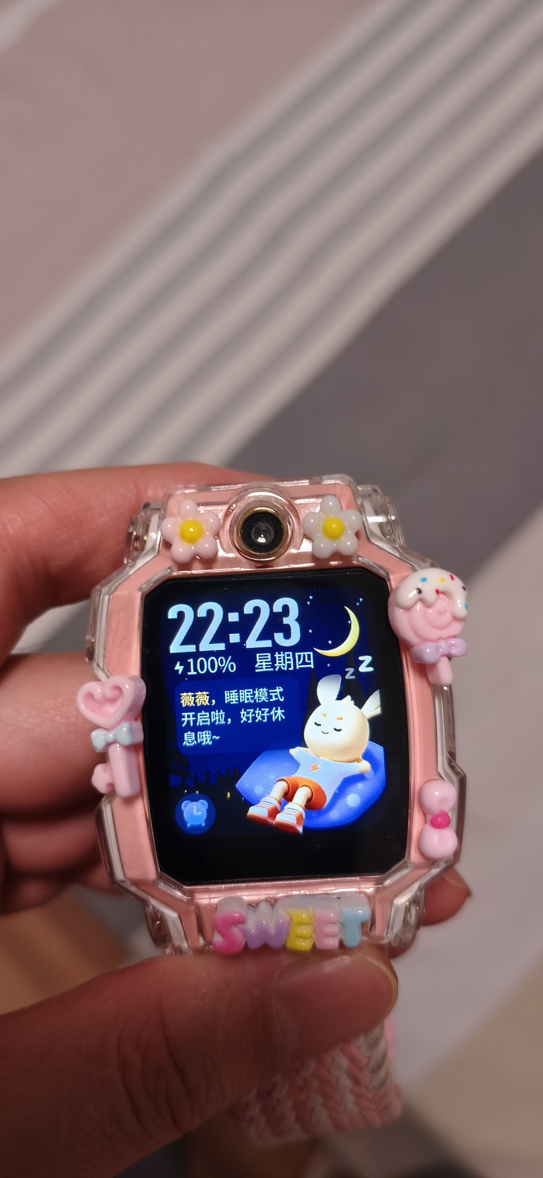 小天才儿童电话手表Z7Pro/Z6Pro少年/Z6S 防水GPS定位 视频通话拍照双摄 智能手表 官方旗舰学生礼物礼盒 【升级款】Z7Pro 初樱粉 【咨询客服领礼品】 实拍图