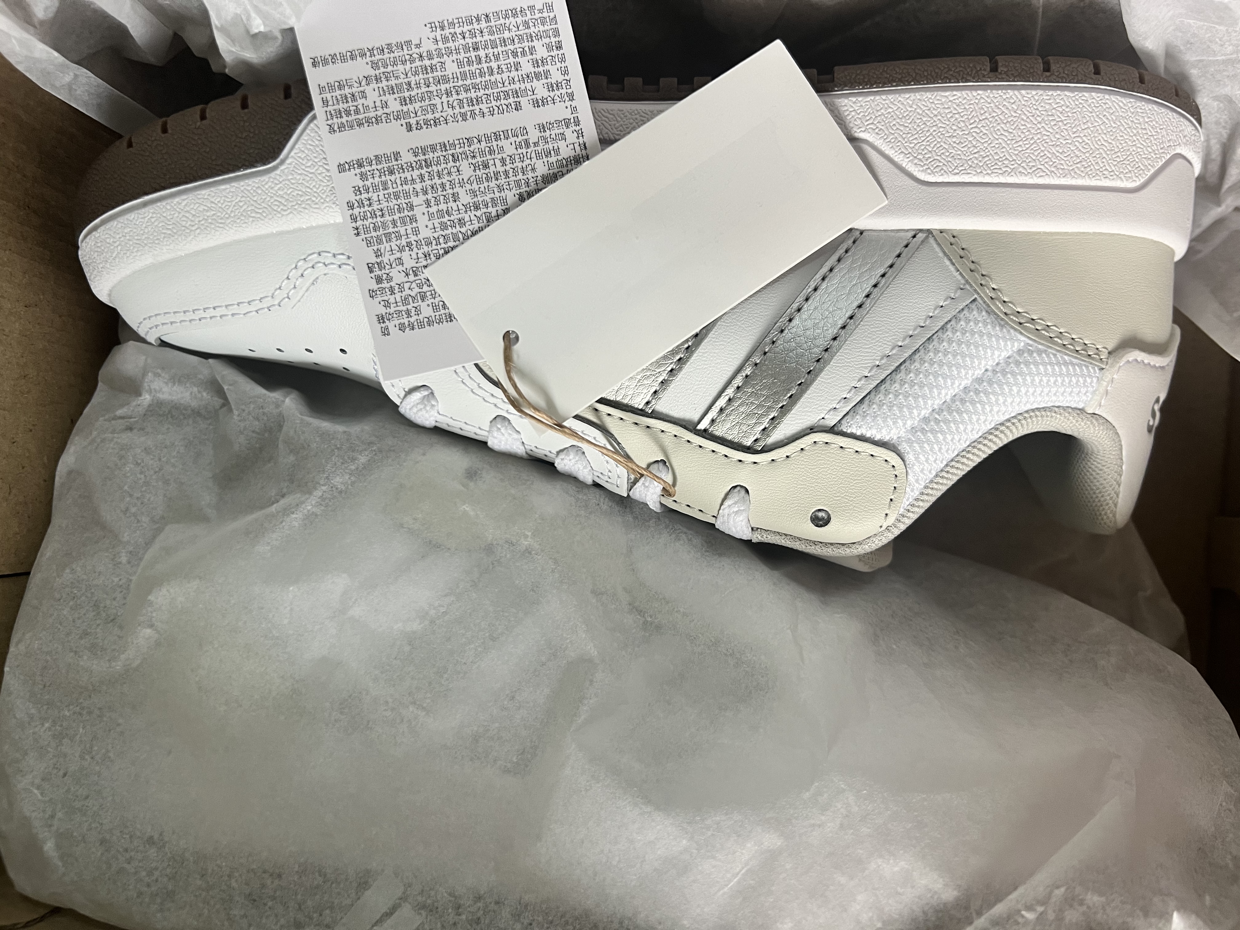 adidas ENTRAP美式校园风运动鞋少年感复古篮球风板鞋阿迪达斯   白色/金属暗银   38 实拍图