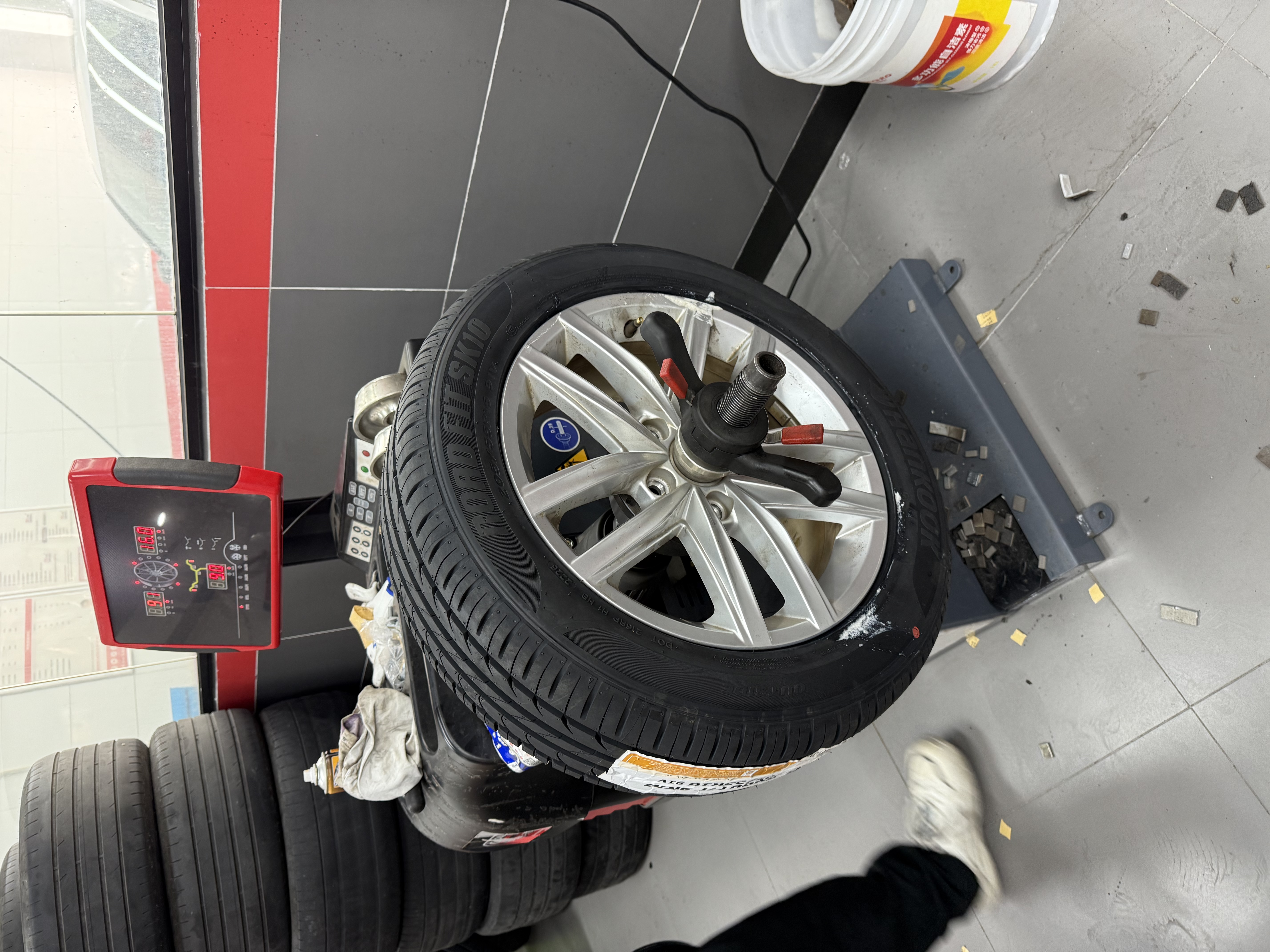 韩泰（Hankook）汽车轮胎 205/55R16 91V SK10 适配朗逸/速腾/高尔夫/朗动/威朗 实拍图