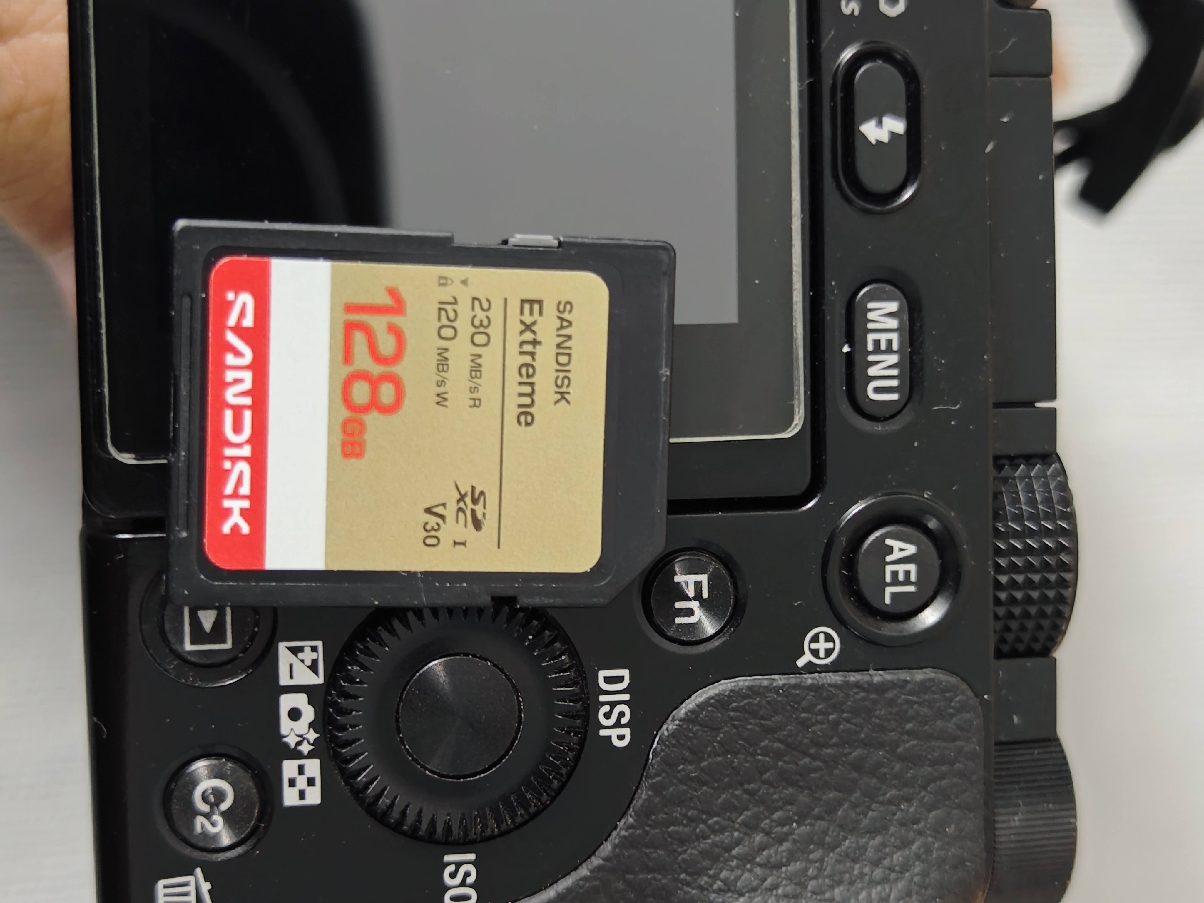 Sandisk闪迪128GB SD内存卡 4K V30 U3 C10 相机存储卡 读速230MB/s 写速120MB/s 高速连拍 微单/单反相机 实拍图
