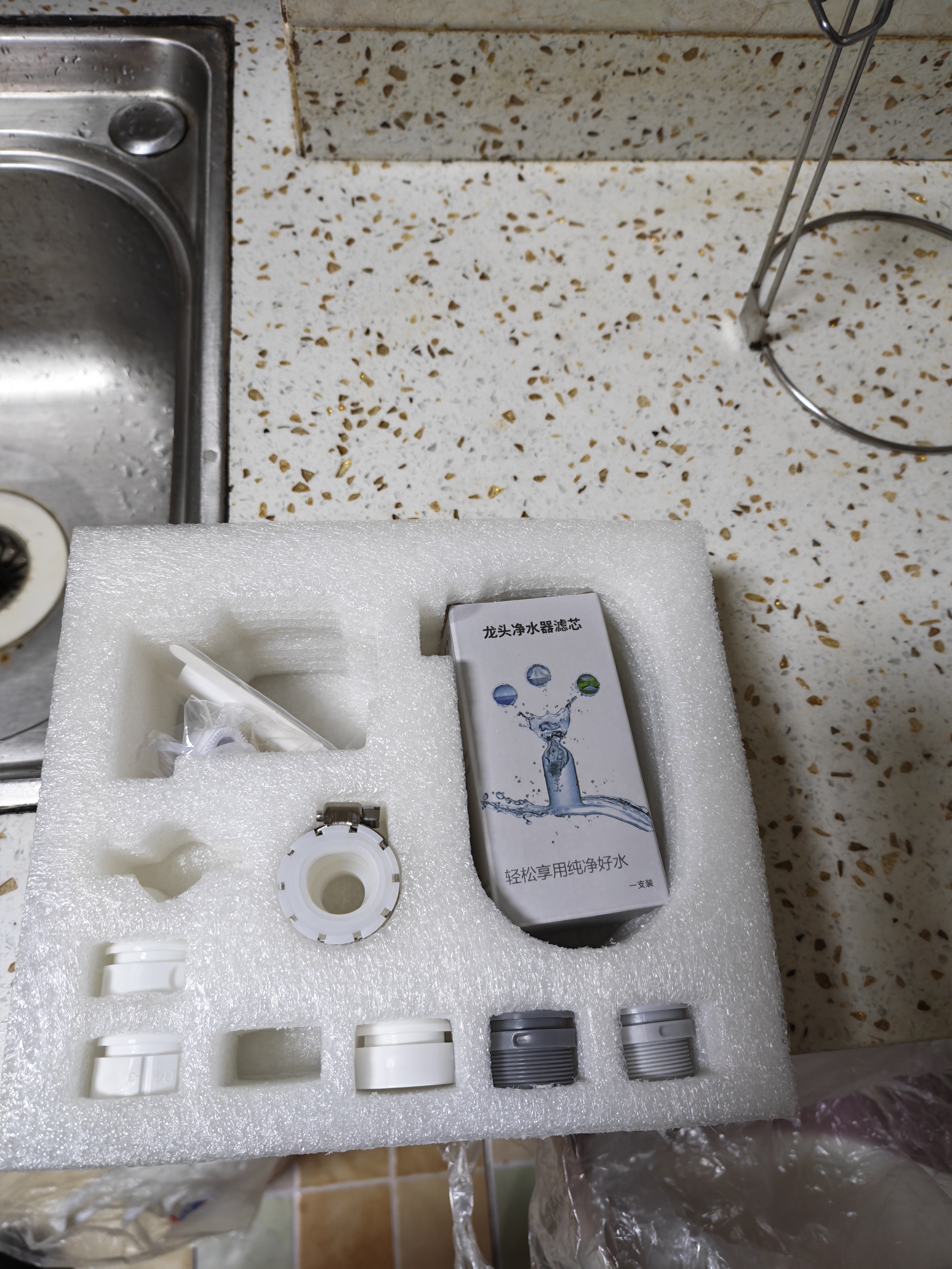 美的（Midea）水龙头过滤器家用厨房自来水净水器 活性炭12级精滤 可清洗 除氯除异味除垢 通用安装前置滤水器 2芯装【2年免换芯】活性炭增强版滤芯 实拍图