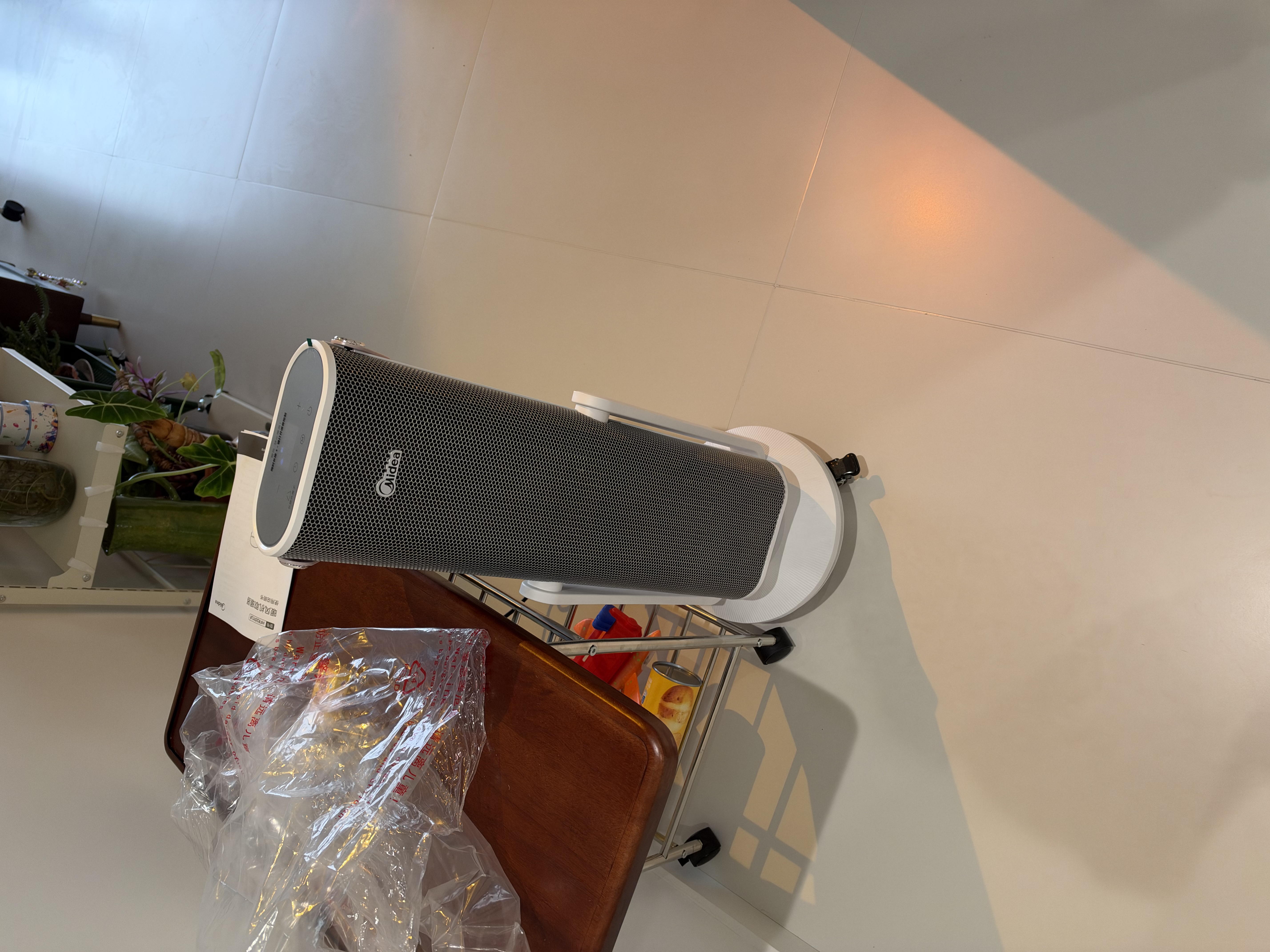 美的（Midea）【悬停定点送风】石墨烯智能语音暖风机取暖器 家用电暖气电暖器 负离子电暖风暖脚小太阳HFR20YLR 实拍图