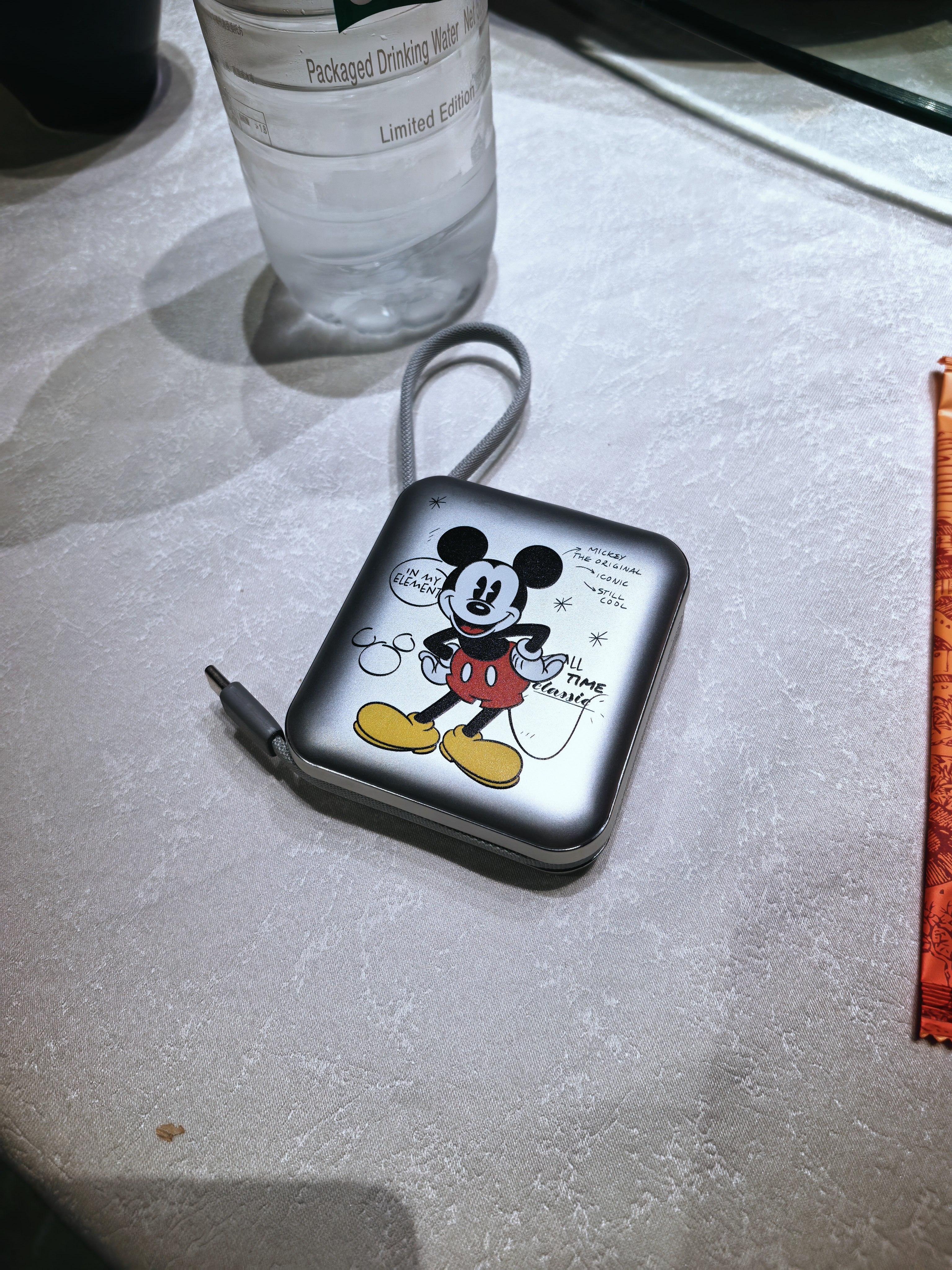 迪士尼（Disney）迷你充电宝2026新款3c认证可上飞机京东自营超级快充户外便携10000毫安时适用苹果小米华为米奇 实拍图