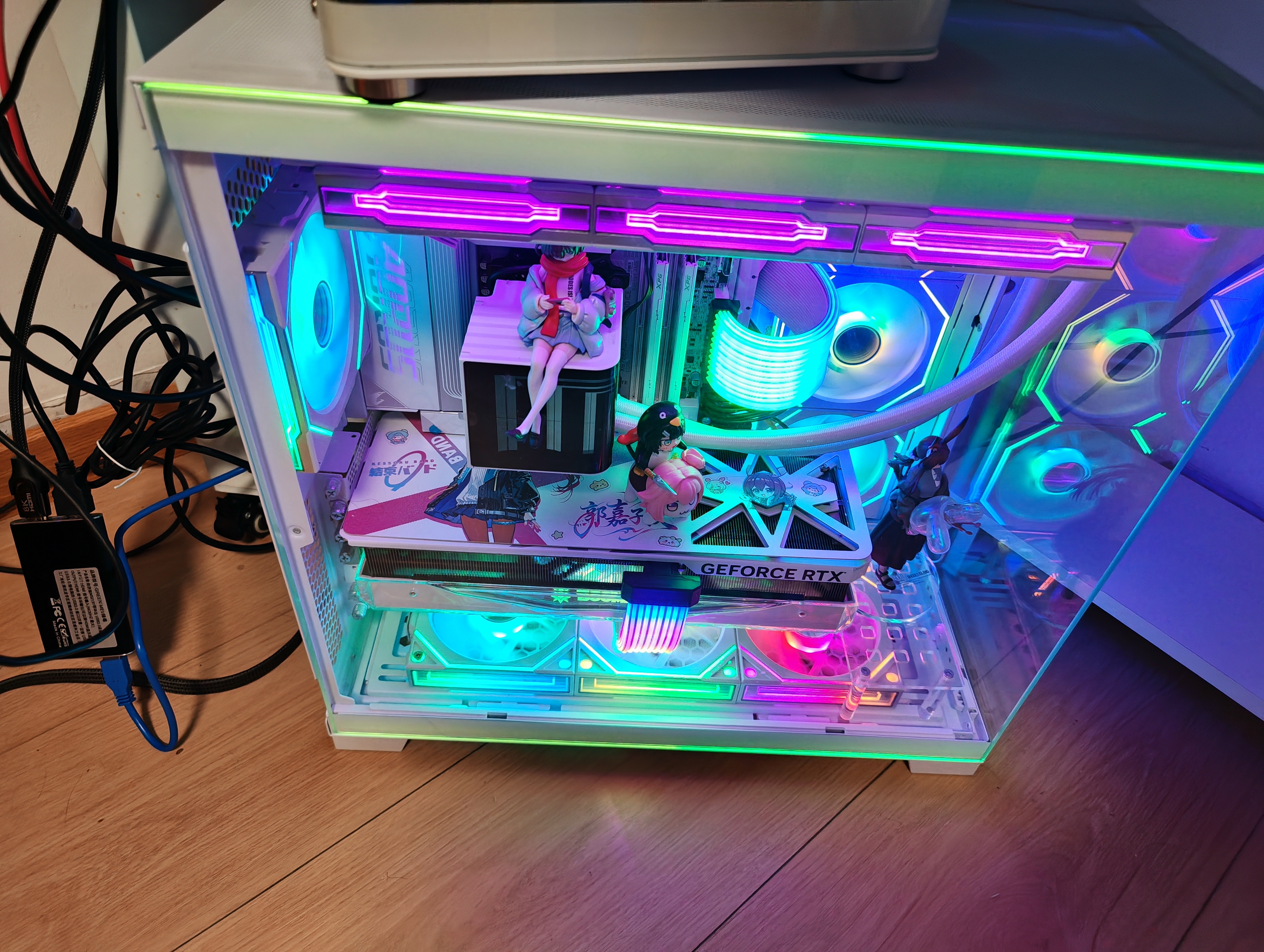 华硕（ASUS）白色 DUAL GeForce RTX 5060 O8G WHITE 电竞游戏显卡 实拍图