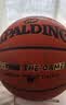 斯伯丁（SPALDING）篮球7号吸湿PU皮室内外通用耐磨成人青少年儿童比赛训练球78-230Y 实拍图