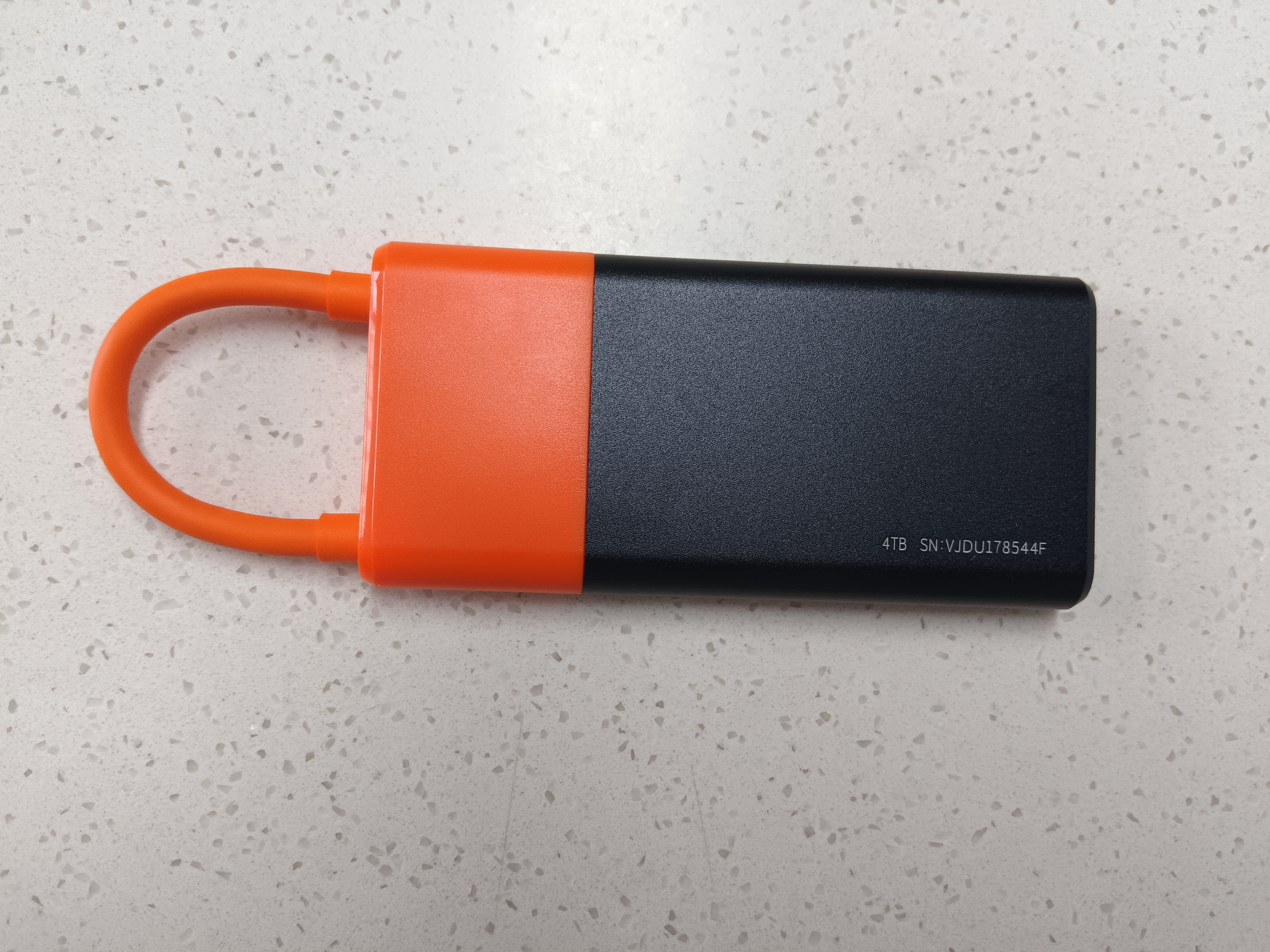 爱国者（aigo）4TB移动固态硬盘 (PSSD) S11 Type-c USB3.2 读速高达520MB/s 机线一体办公必备手机直连硬盘 实拍图