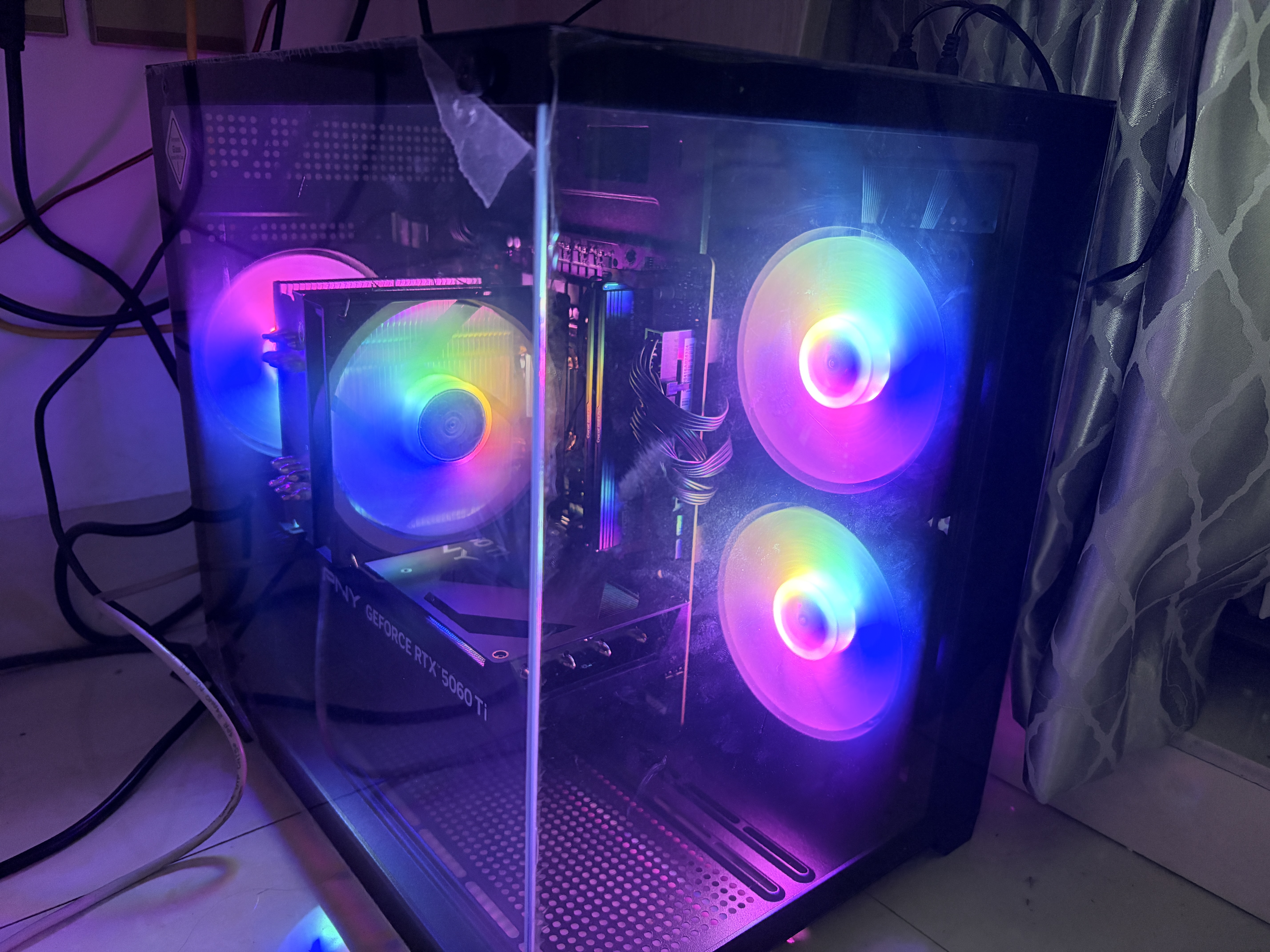 技嘉酷睿i5 14600KF台式组装电脑主机RTX5060Ti游戏高端电竞独显直播设计渲染整机 五：14600KF+RTX5060Ti+32G 实拍图