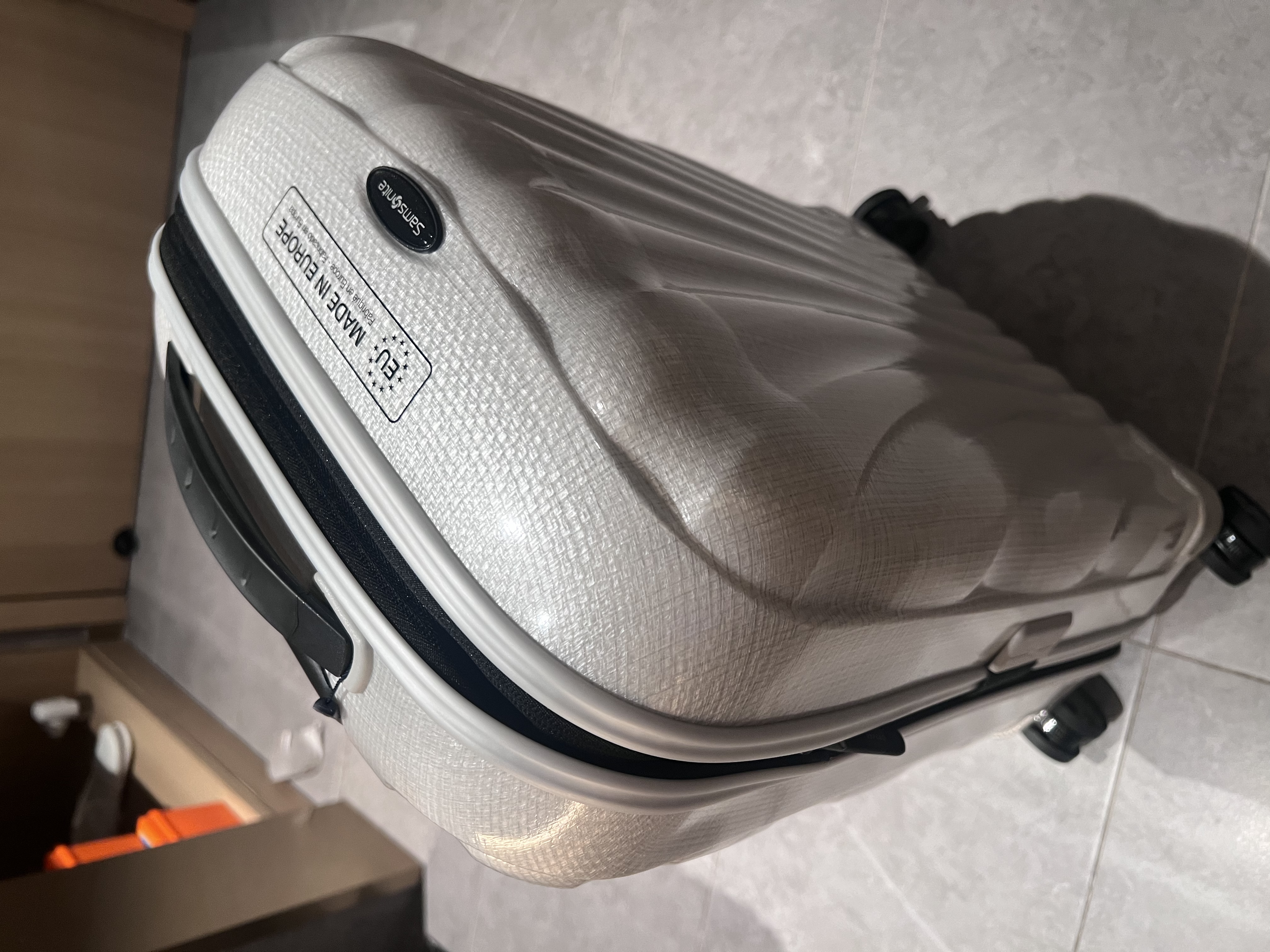 新秀丽经典贝壳拉杆箱CS2男女超轻盈旅行行李箱 白色 20英寸登机箱 可扩展 实拍图