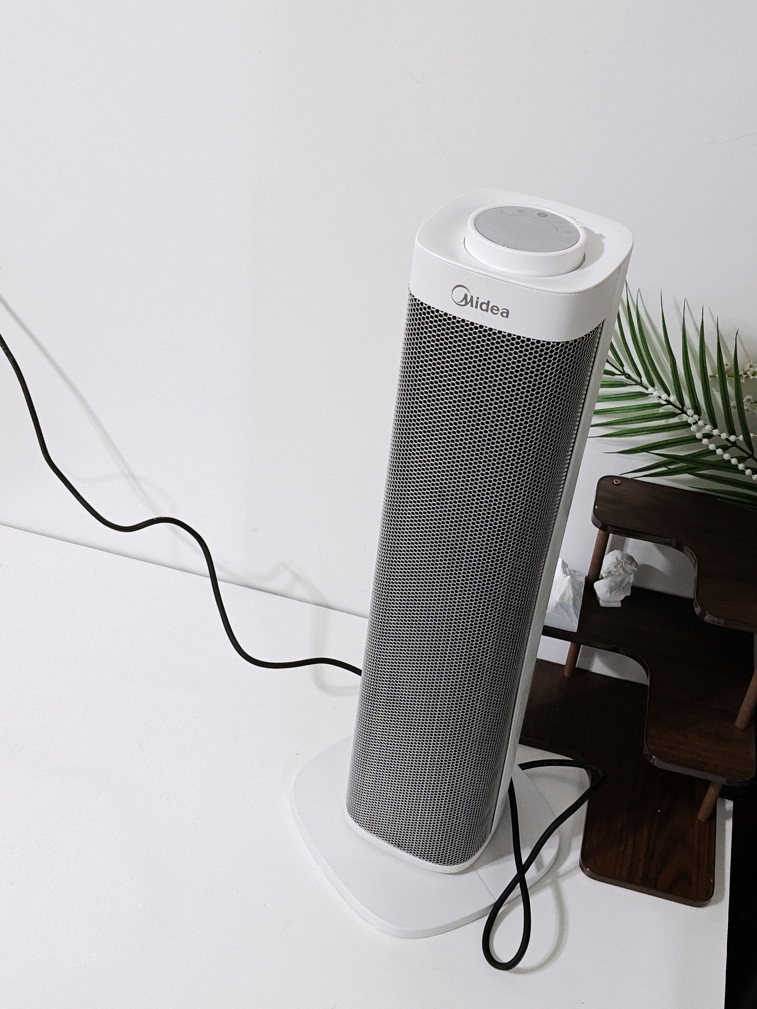 美的（Midea）取暖器立式暖风机电暖气家用电暖器小太阳烤火器浴室热风机节能大功率新款低噪办公室卧室速热干衣 【热销爆款】新型石墨烯 实拍图