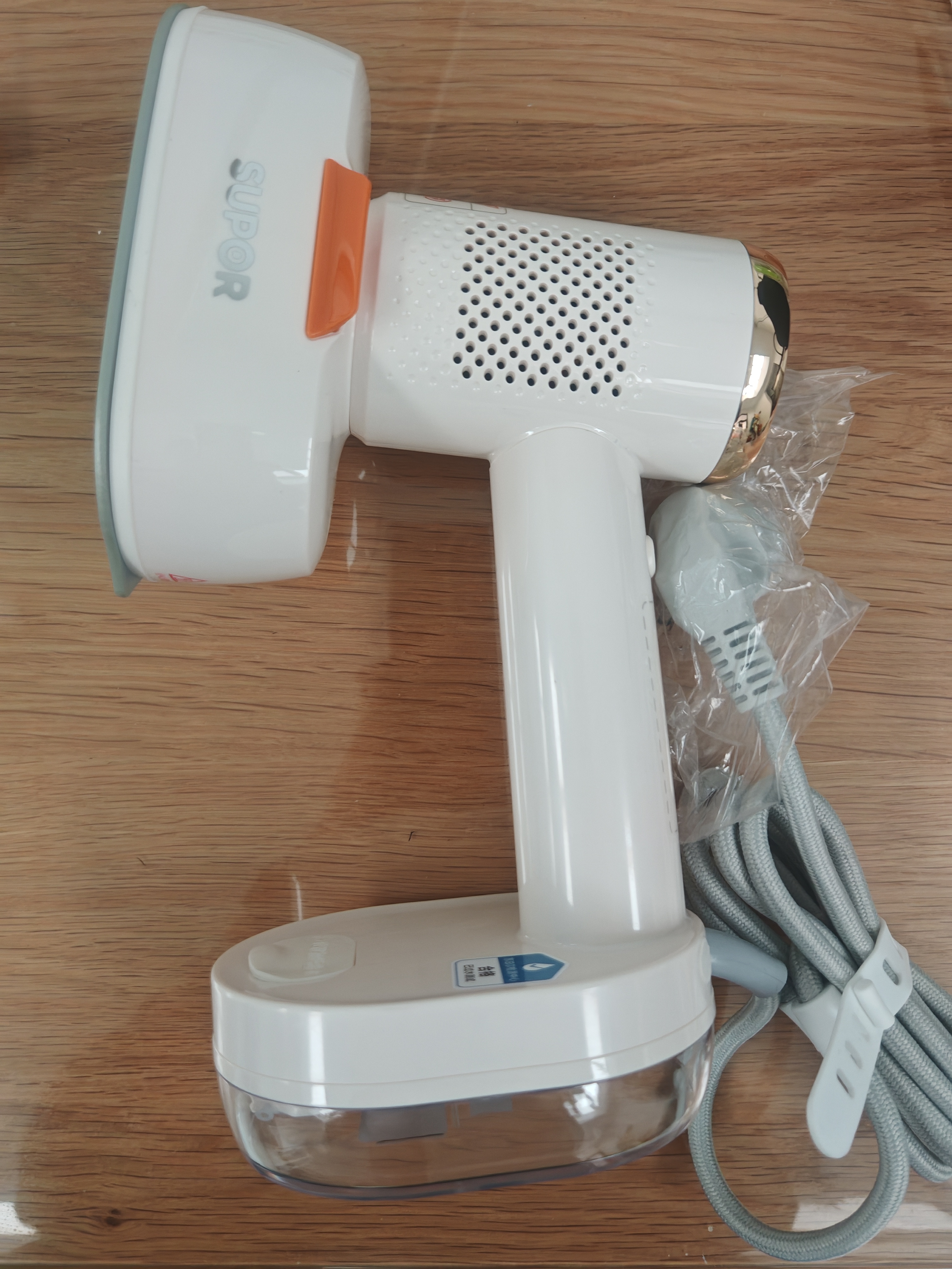 苏泊尔（SUPOR）【新一代吸烫机】吸附式手持挂烫机家用小型大蒸汽150ml熨烫机大功率除菌电熨斗EGH-S920A团购礼物 实拍图