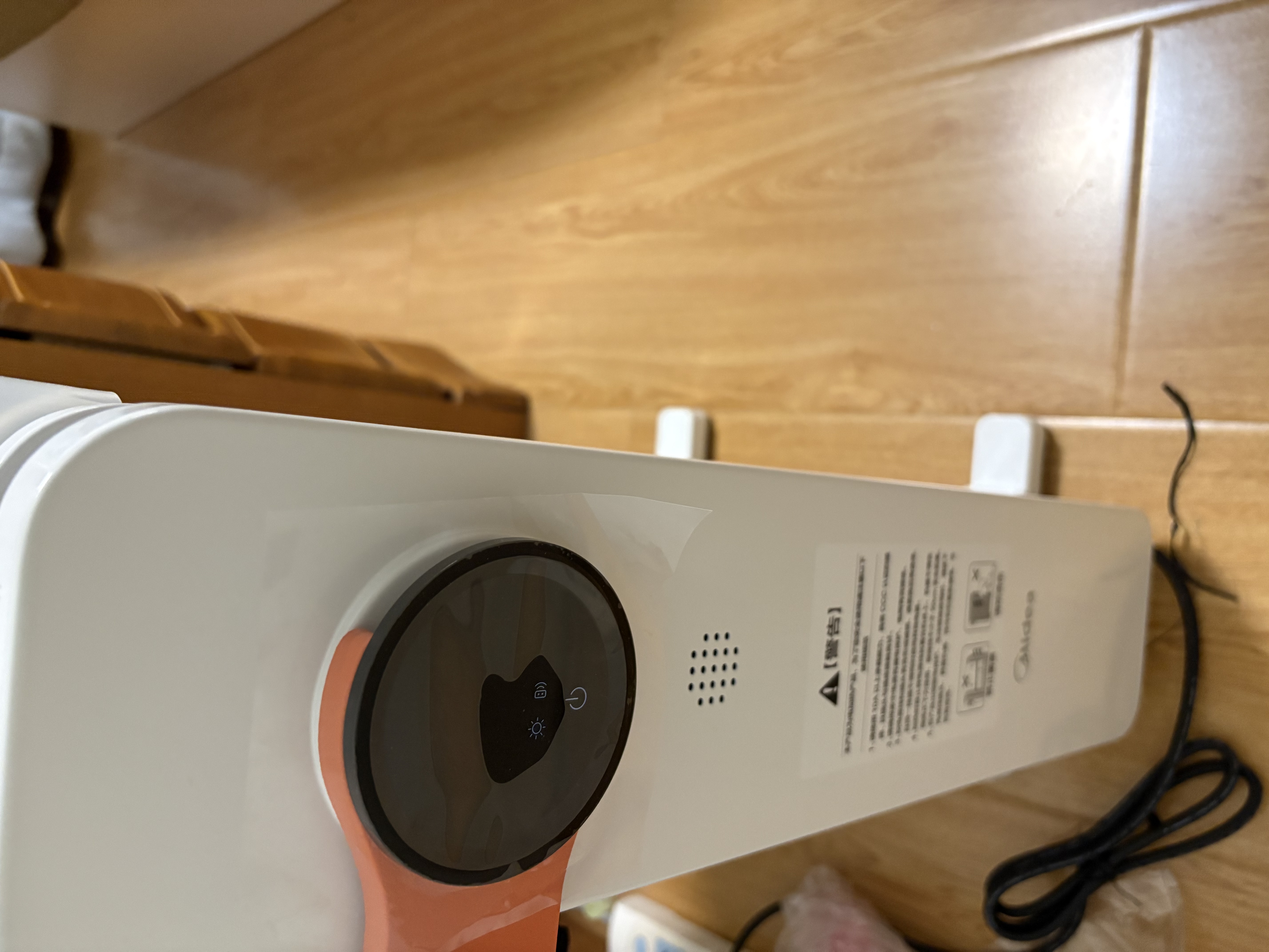 美的（Midea）【AI语音】油汀取暖器家用电热电暖器 婴儿防烫电暖气智能遥控 节能全屋速热加湿烤火炉 HYR22XGR 实拍图
