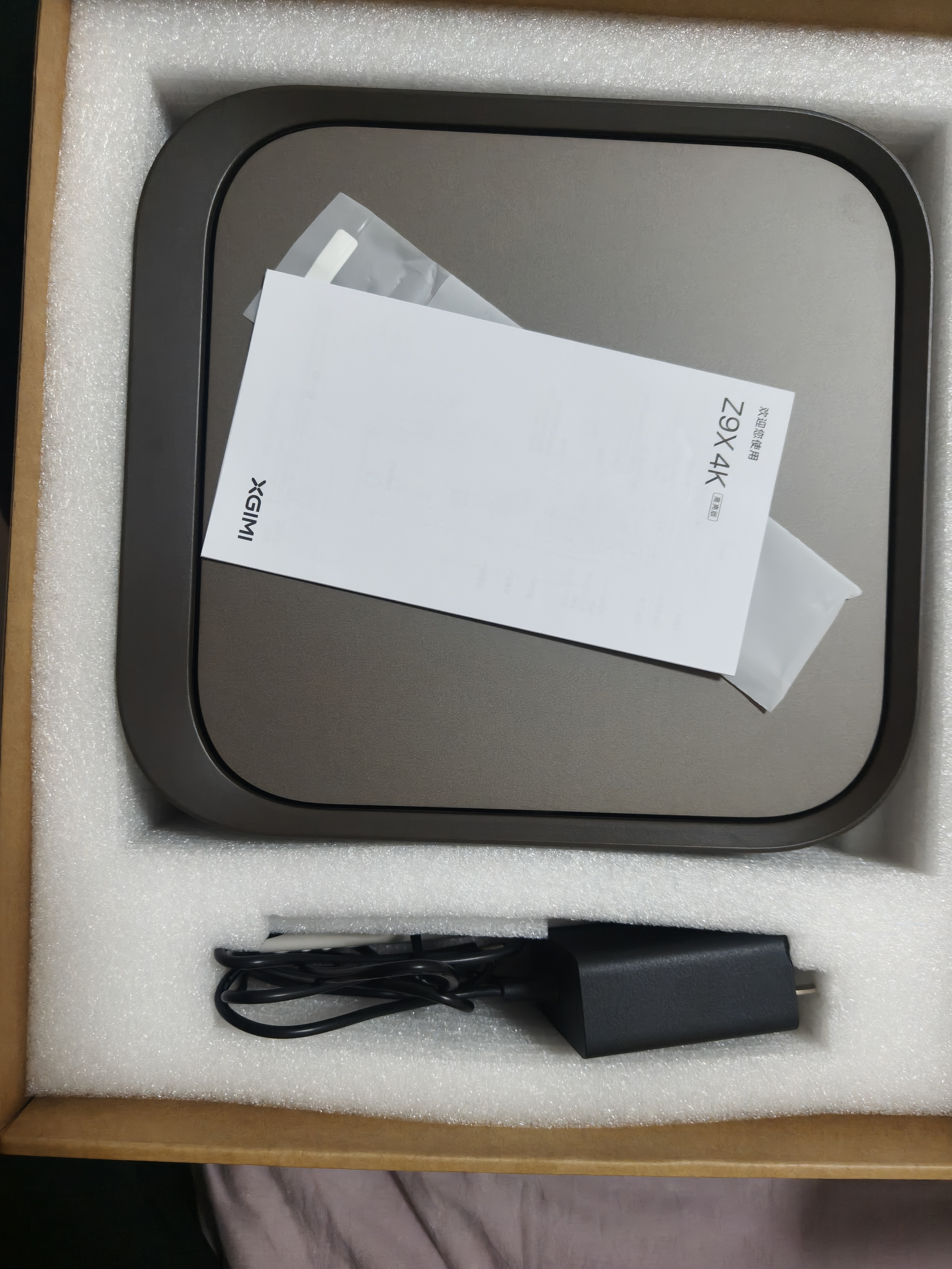 极米（XGIMI）Z9X 4K 高亮版 升级1600CVIA 轻薄4K光学变焦三色激光投影 家用投影仪办公会议无线投屏国家补贴 实拍图
