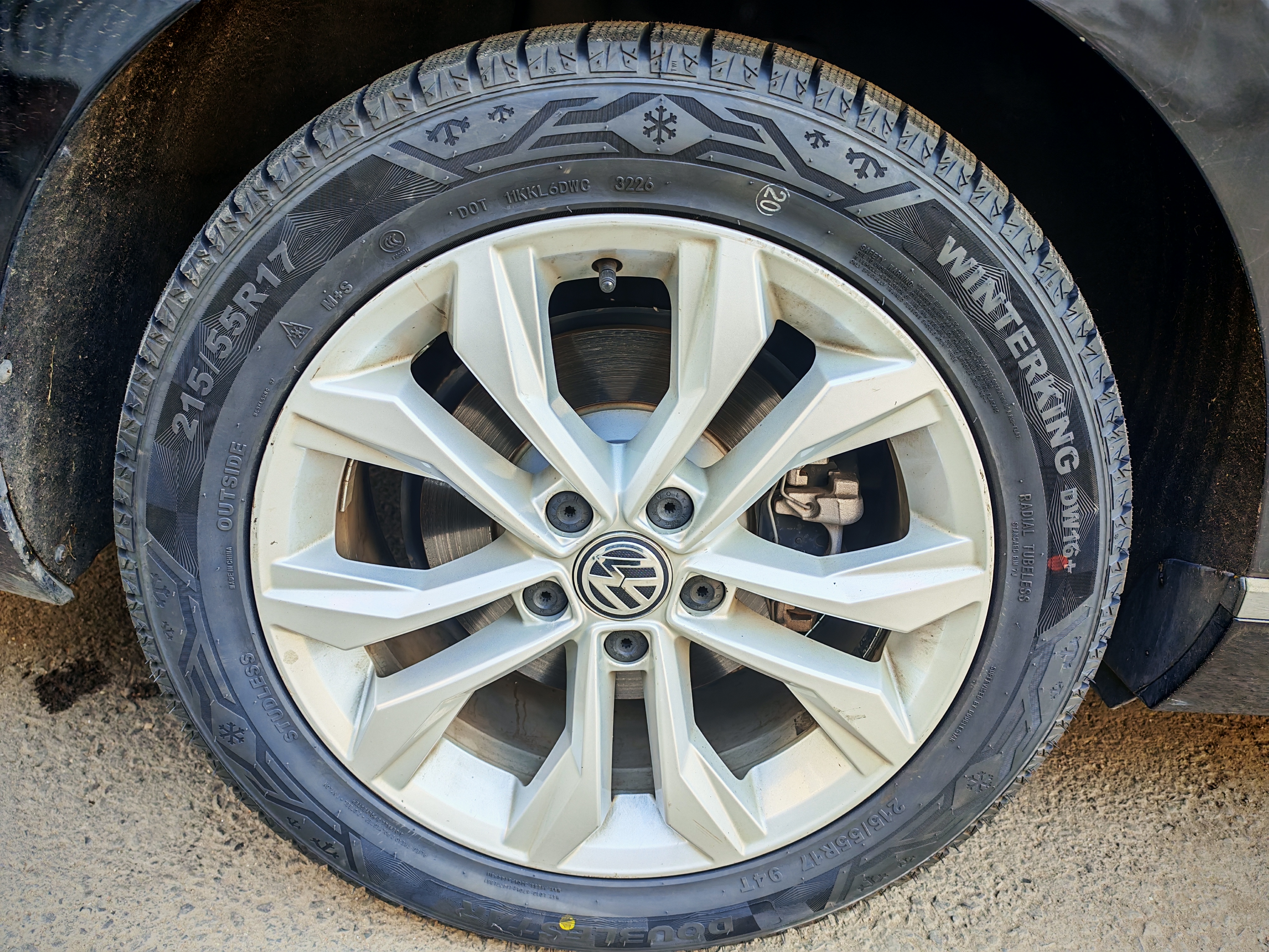 双星雪地胎/冬季胎 215/55R17 94T DW16+ 适配XR-V/缤智/迈腾/帕萨特 实拍图
