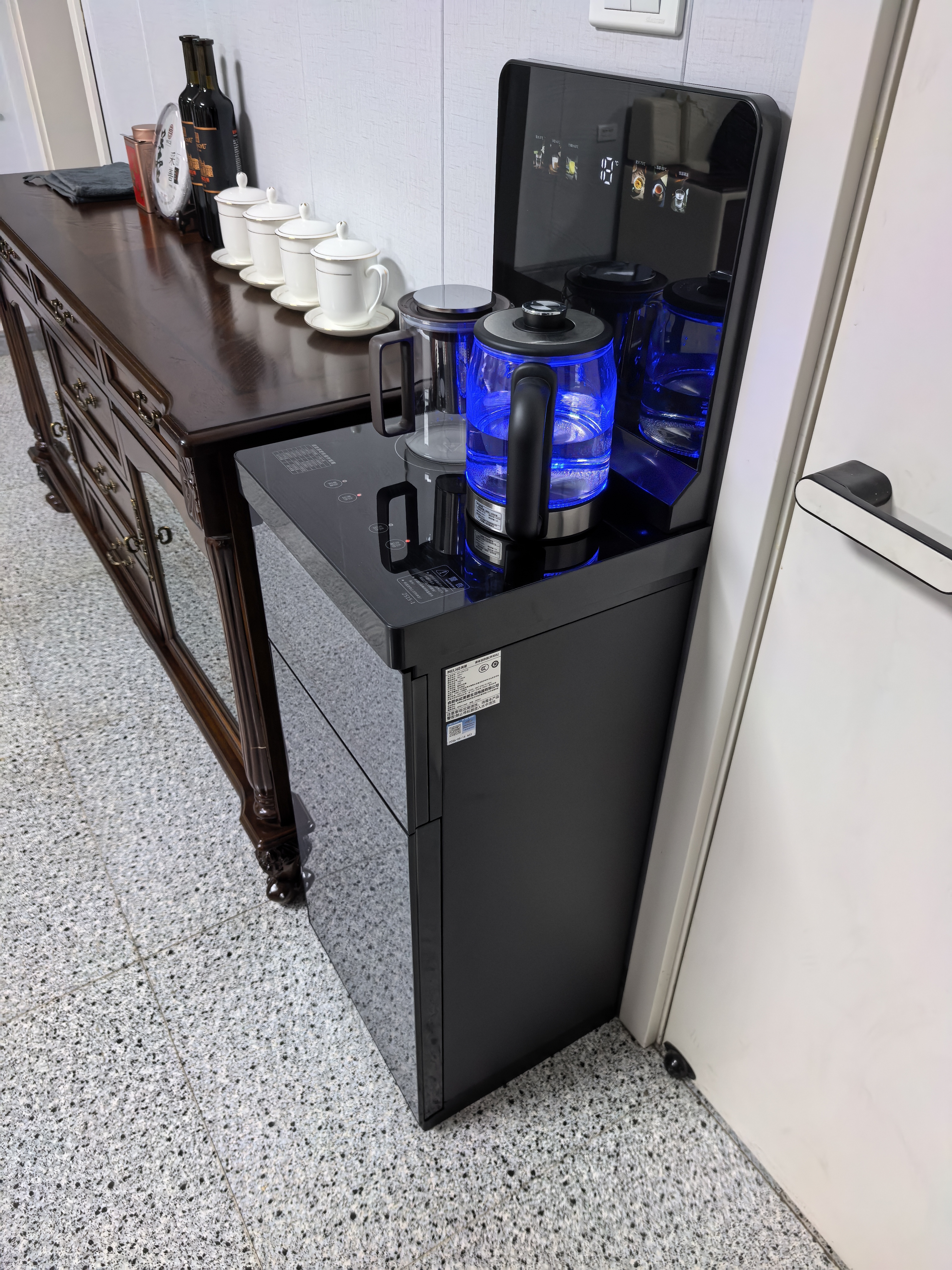 美菱（MeiLing）家用底部上水防溢水茶吧机智能语音饮水机旗舰新品升级薄款直触屏泡茶机MY-DM7216 超薄屏【大尺寸玄灰抑菌款】 制热型 实拍图