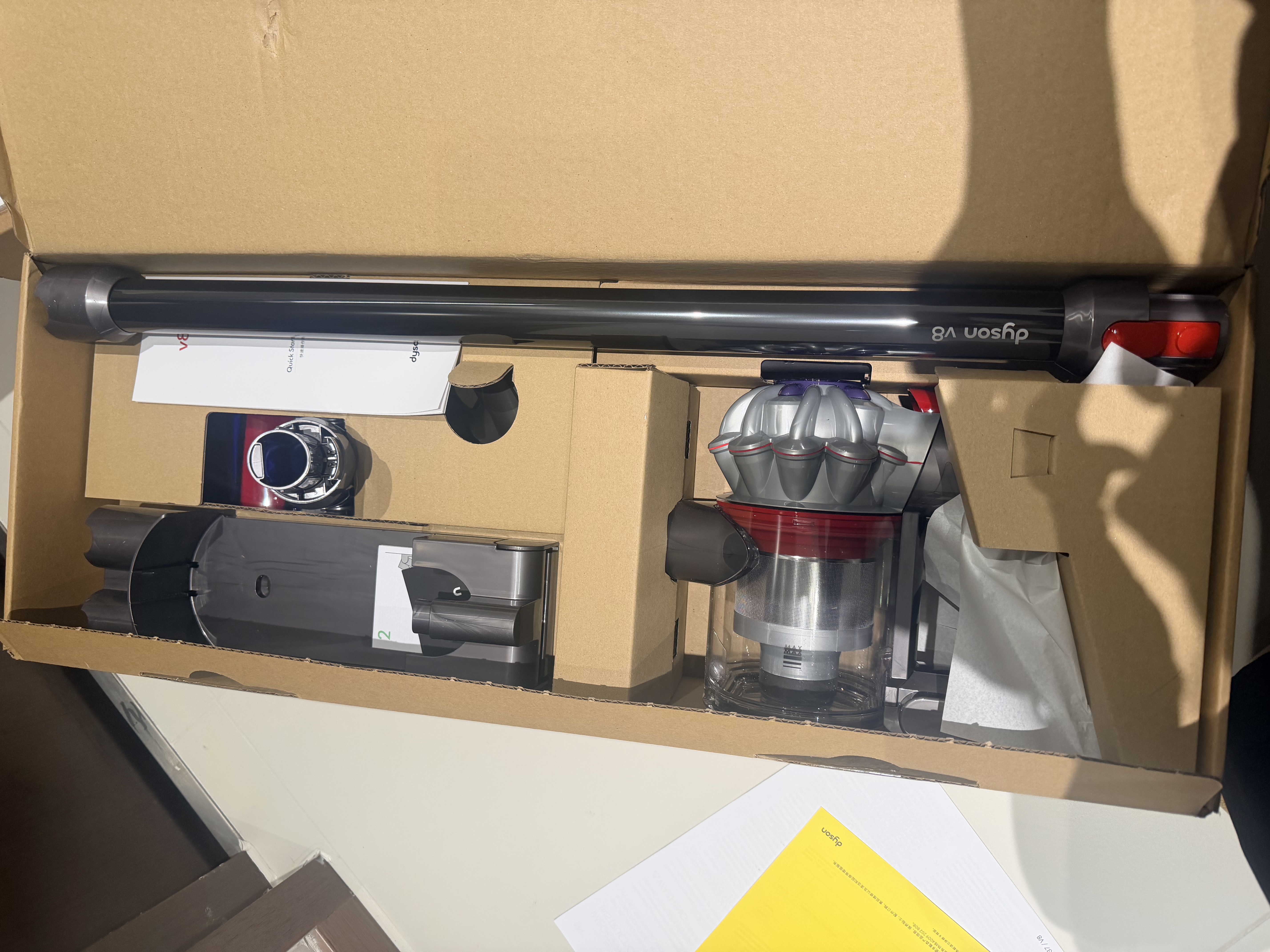 戴森（DYSON） V8无绳吸尘器 手持无线吸尘器 除螨 宠物 家庭适用 实拍图
