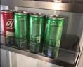 可口可乐（Coca-Cola）经典口味 汽水饮料 碳酸饮料 330ml*24摩登/主题罐 随机发货 实拍图